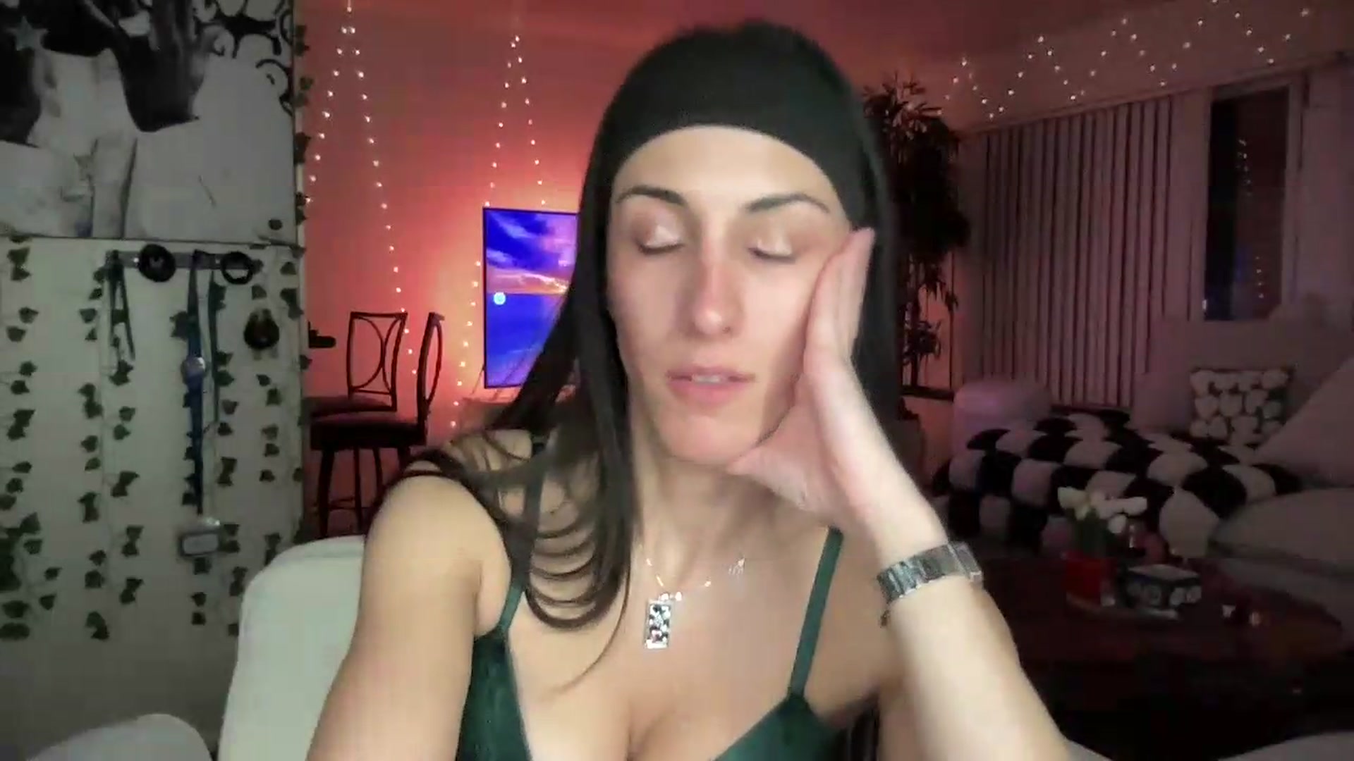 Gallery image thumbnail from LittlePersian's myfreecams stream on, 08/23/2026, 09:39 image 3 of 20