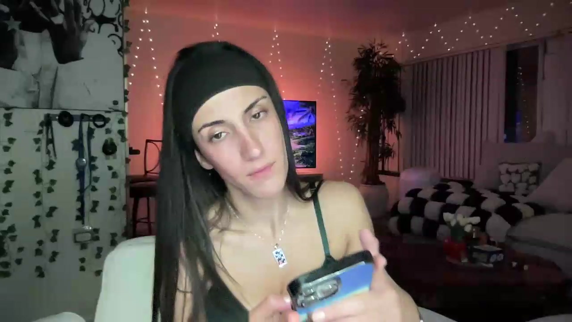 Gallery image thumbnail from LittlePersian's myfreecams stream on, 08/23/2026, 10:02 image 8 of 20