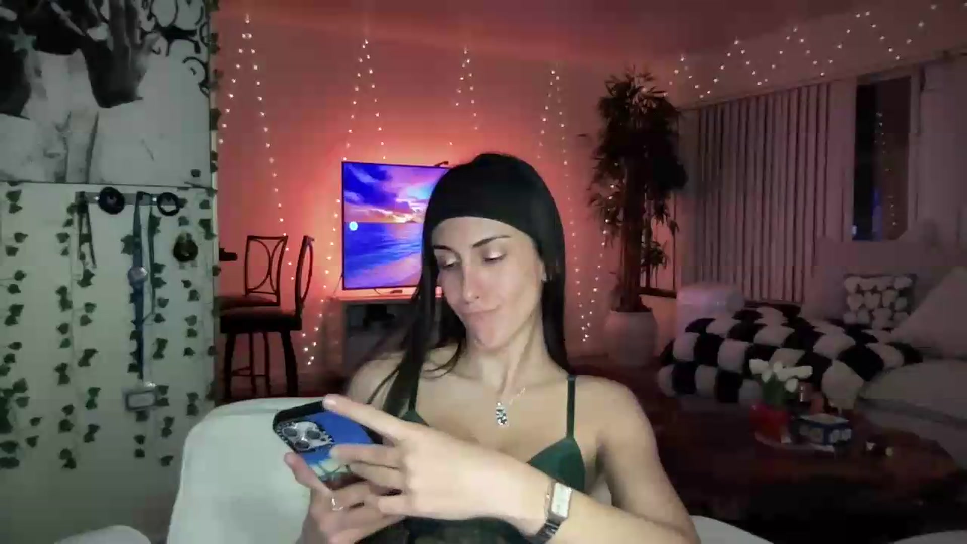 Gallery image thumbnail from LittlePersian's myfreecams stream on, 08/23/2026, 10:02 image 4 of 20