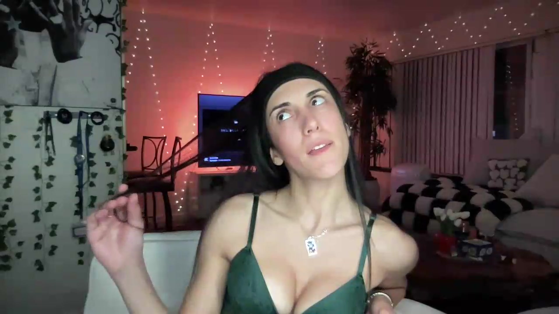 Gallery image thumbnail from LittlePersian's myfreecams stream on, 08/23/2026, 10:02 image 19 of 20