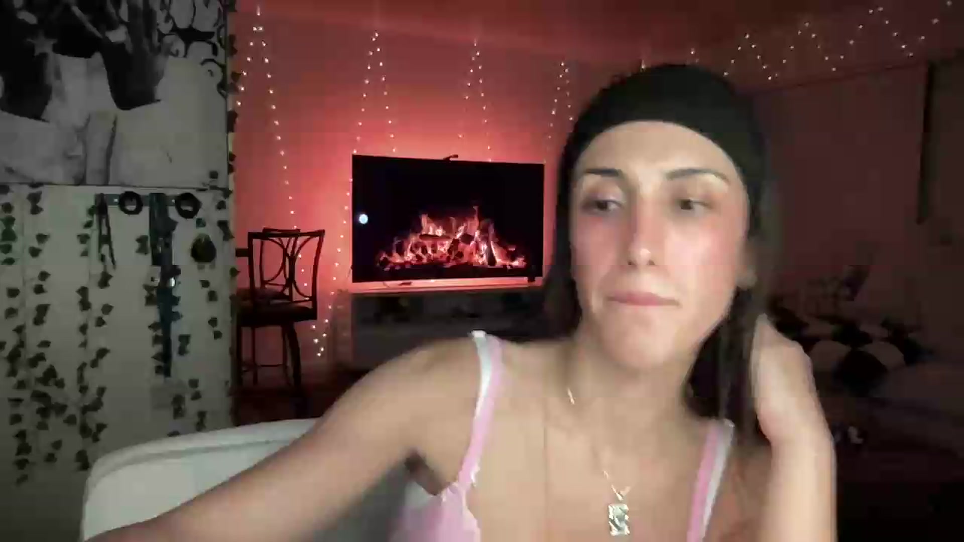 Gallery image thumbnail from LittlePersian's myfreecams stream on, 08/30/2026, 08:37 image 1 of 20