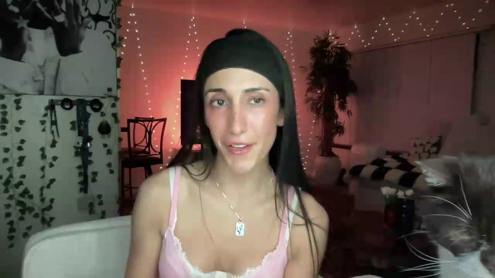 Gallery image thumbnail from LittlePersian's myfreecams stream on, 08/30/2026, 08:37 image 6 of 20