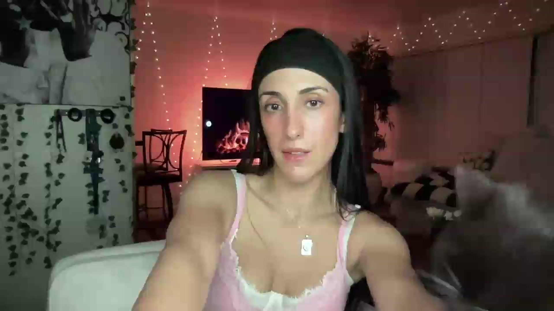 Gallery image thumbnail from LittlePersian's myfreecams stream on, 08/30/2026, 08:37 image 4 of 20