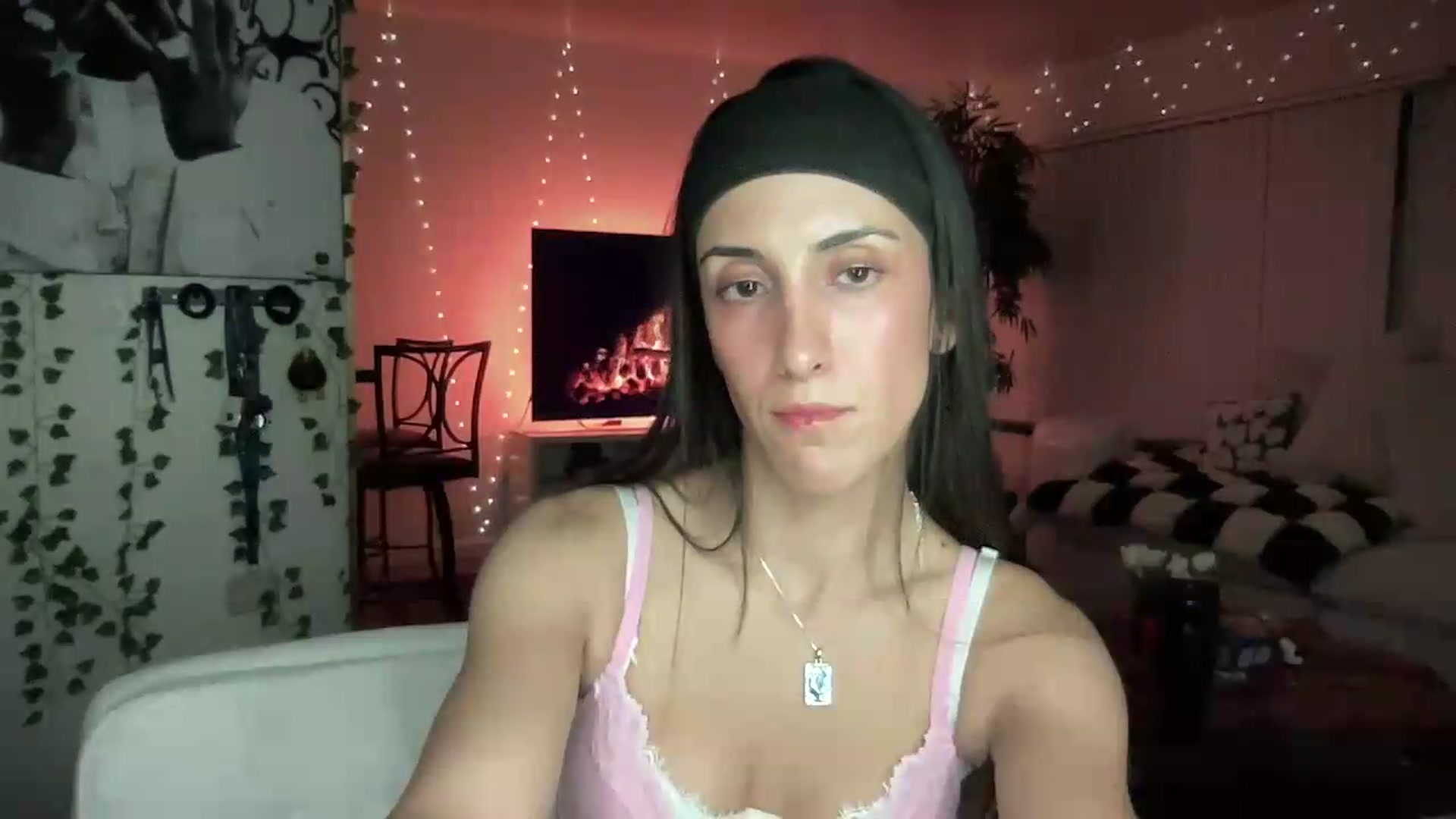 Gallery image thumbnail from LittlePersian's myfreecams stream on, 08/30/2026, 08:37 image 10 of 20