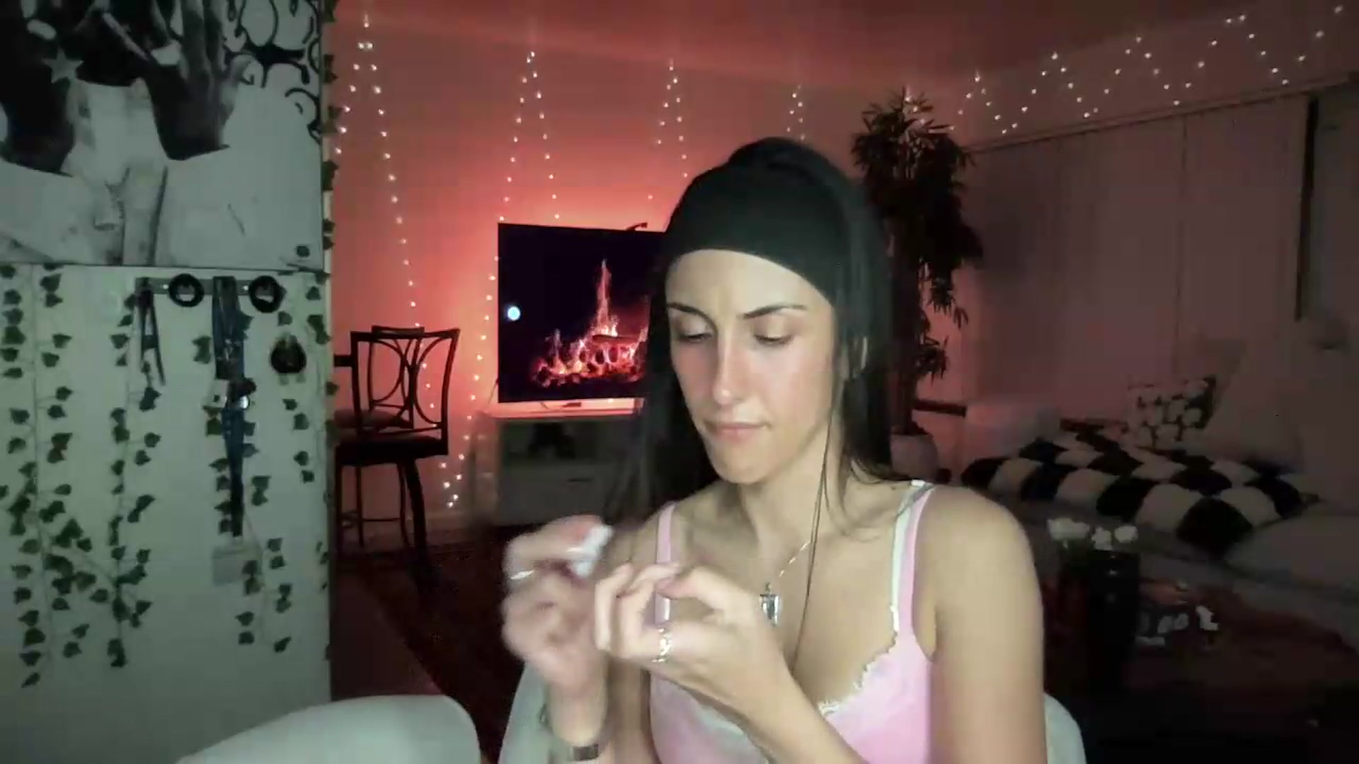 Gallery image thumbnail from LittlePersian's myfreecams stream on, 08/30/2026, 09:44 image 17 of 20
