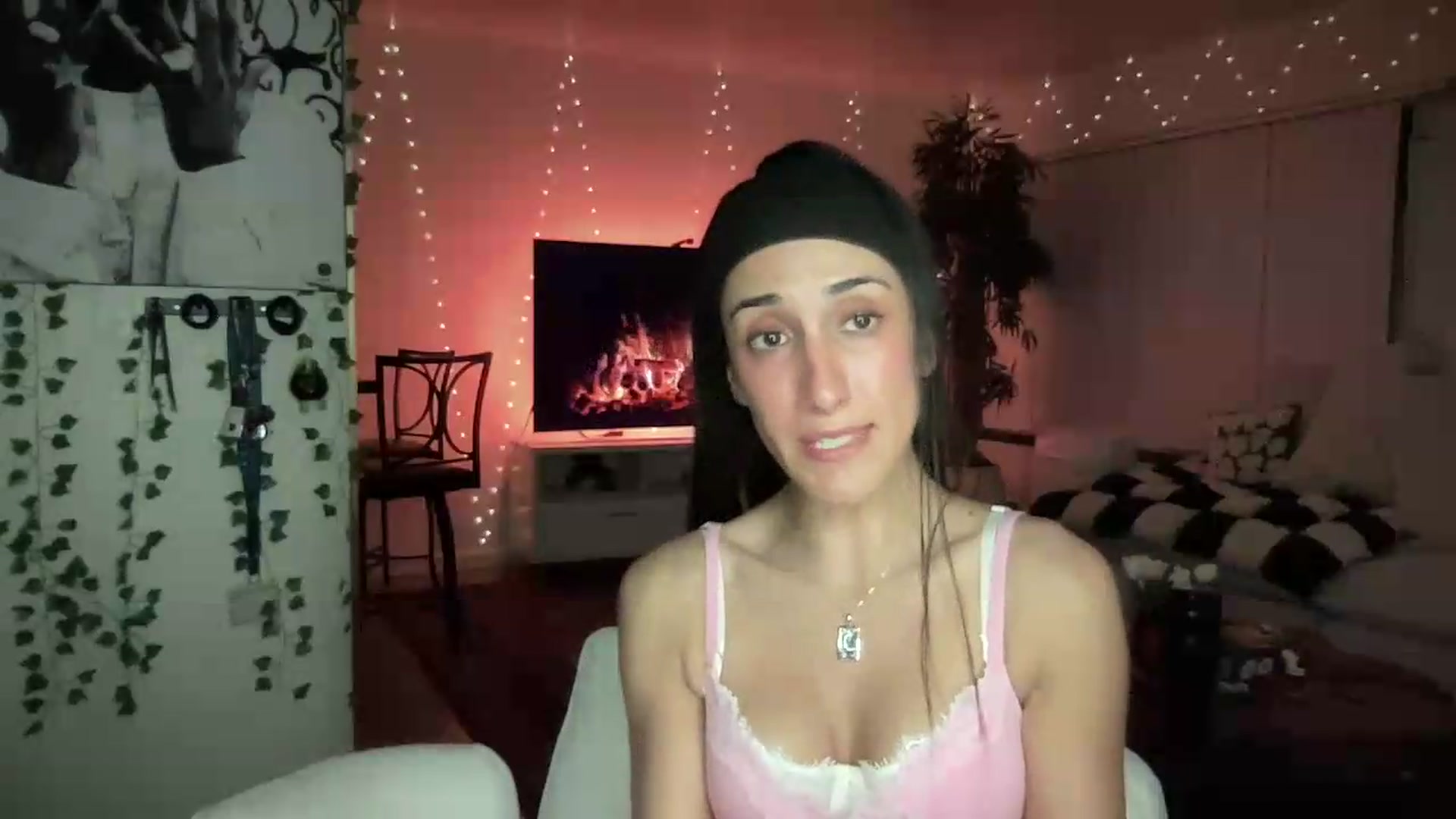 Gallery image thumbnail from LittlePersian's myfreecams stream on, 08/30/2026, 09:44 image 18 of 20