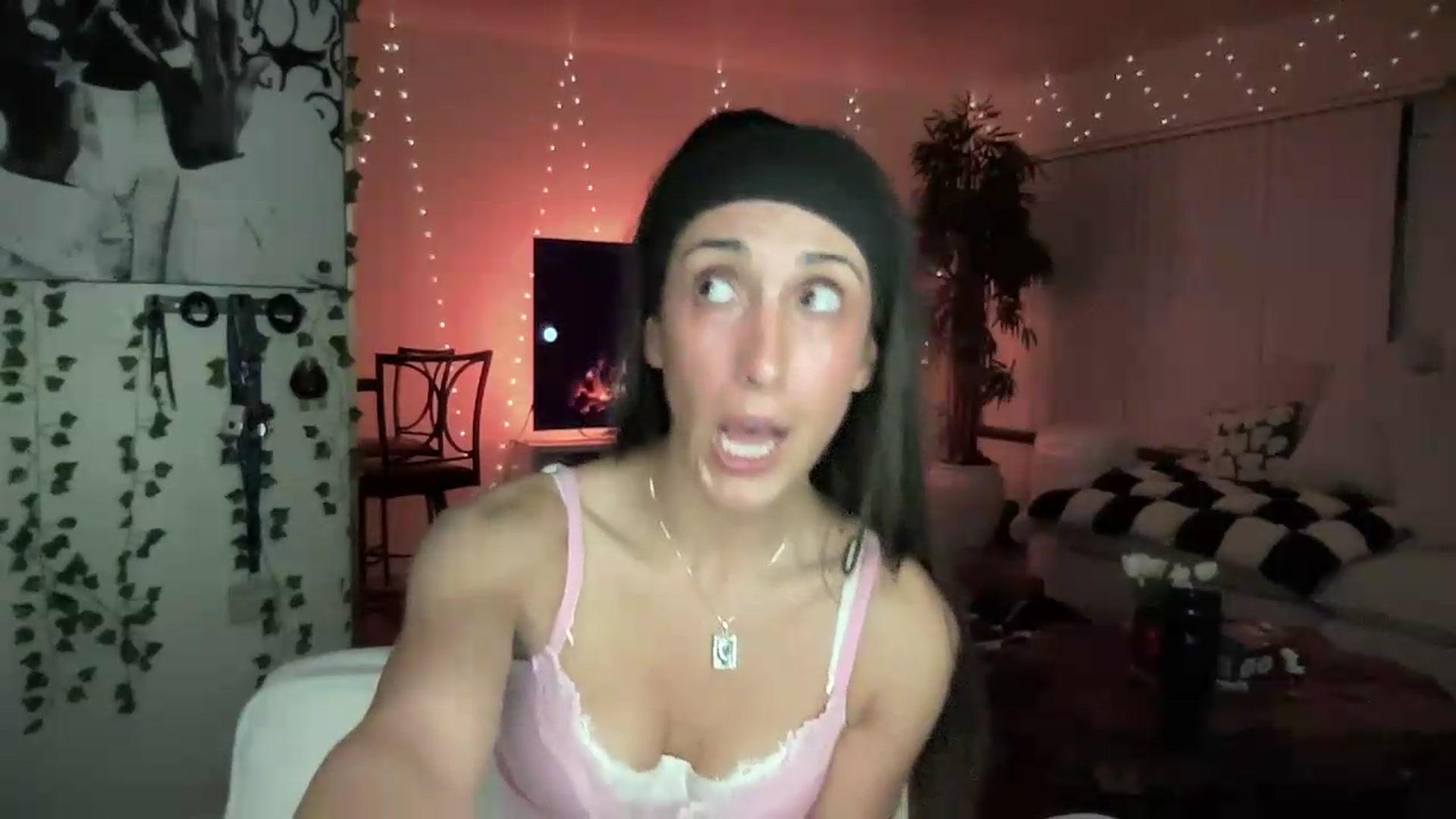 Gallery image thumbnail from LittlePersian's myfreecams stream on, 08/30/2026, 09:44 image 7 of 20