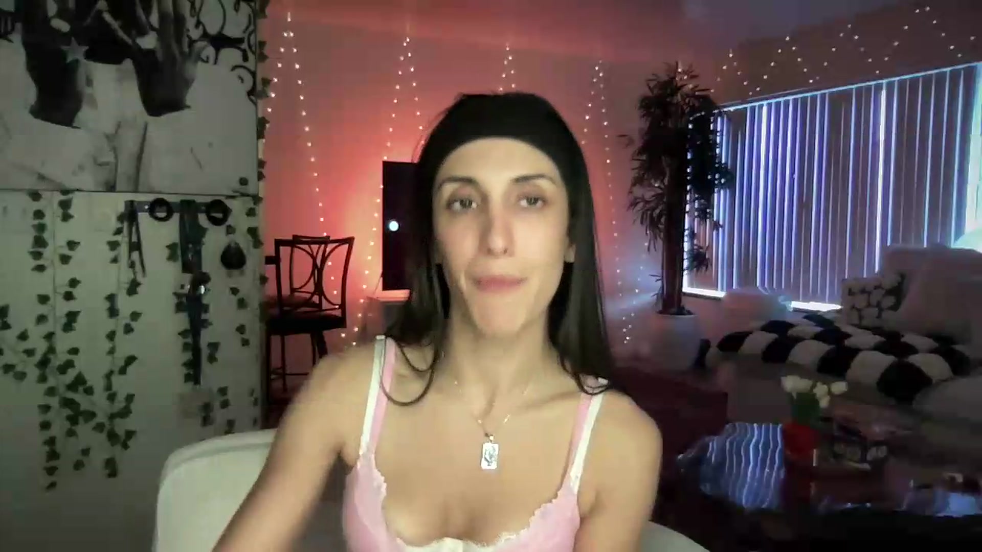 Gallery image thumbnail from LittlePersian's myfreecams stream on, 08/30/2026, 14:33 image 7 of 20