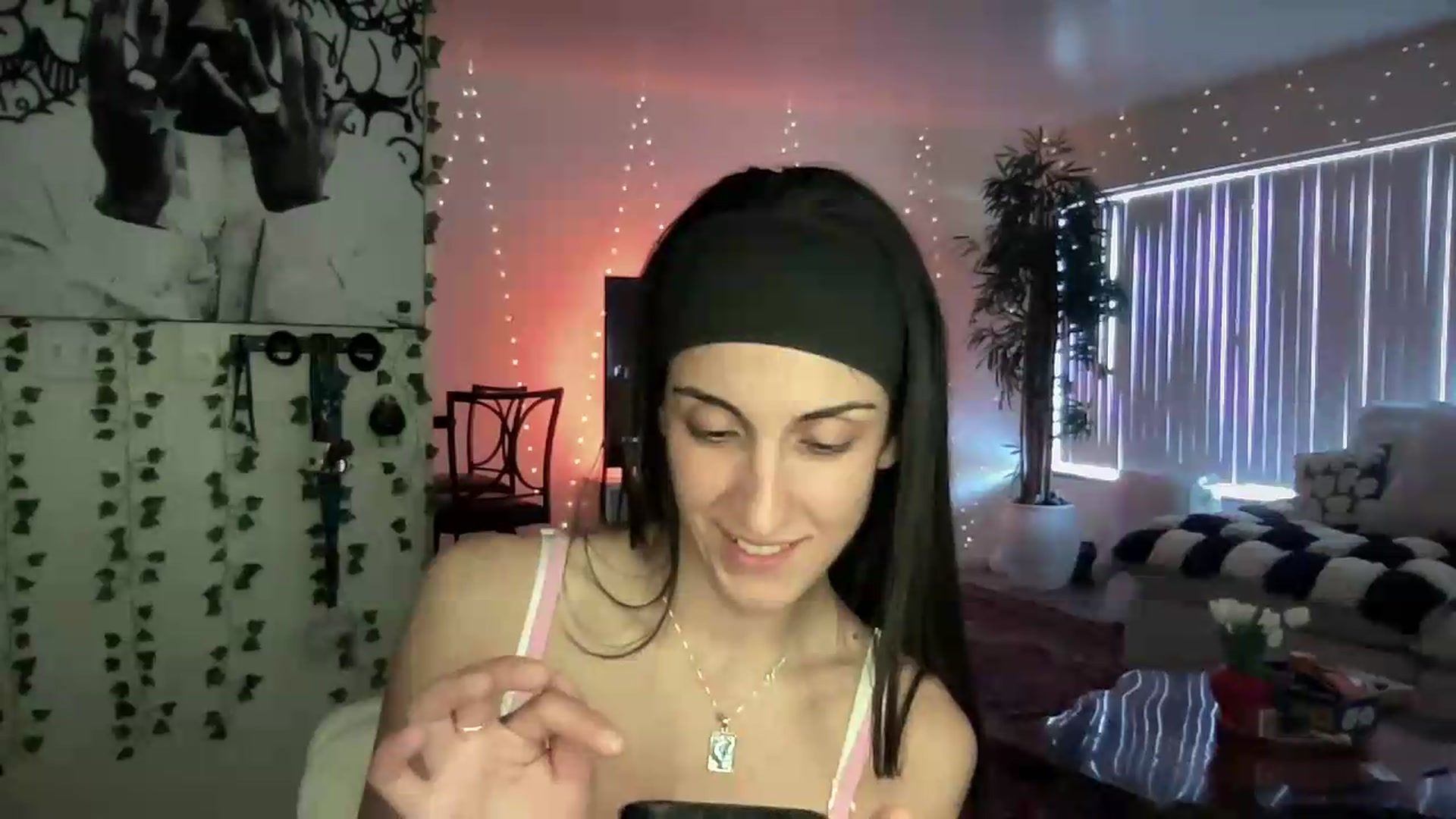 Gallery image thumbnail from LittlePersian's myfreecams stream on, 08/30/2026, 16:21 image 5 of 20