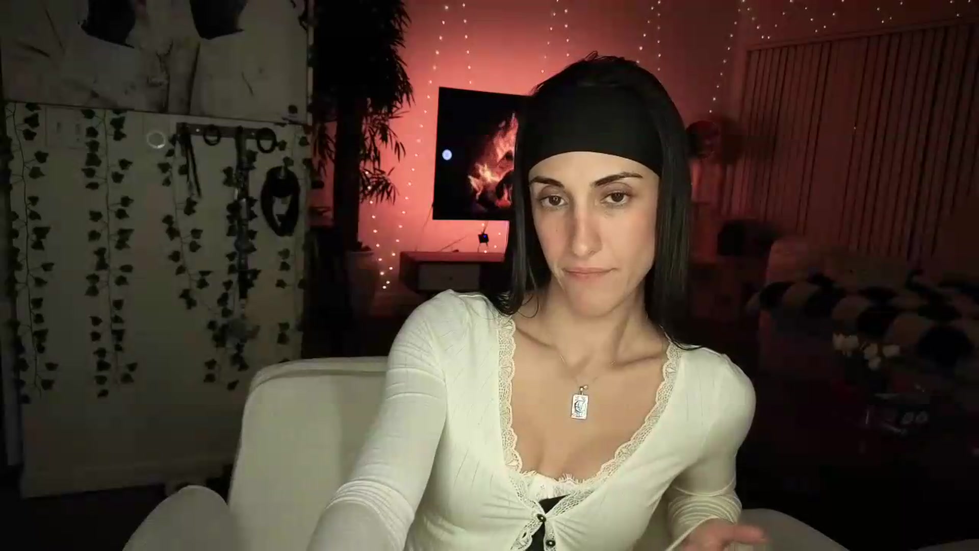 Gallery image thumbnail from LittlePersian's myfreecams stream on, 09/06/2026, 11:31 image 15 of 20