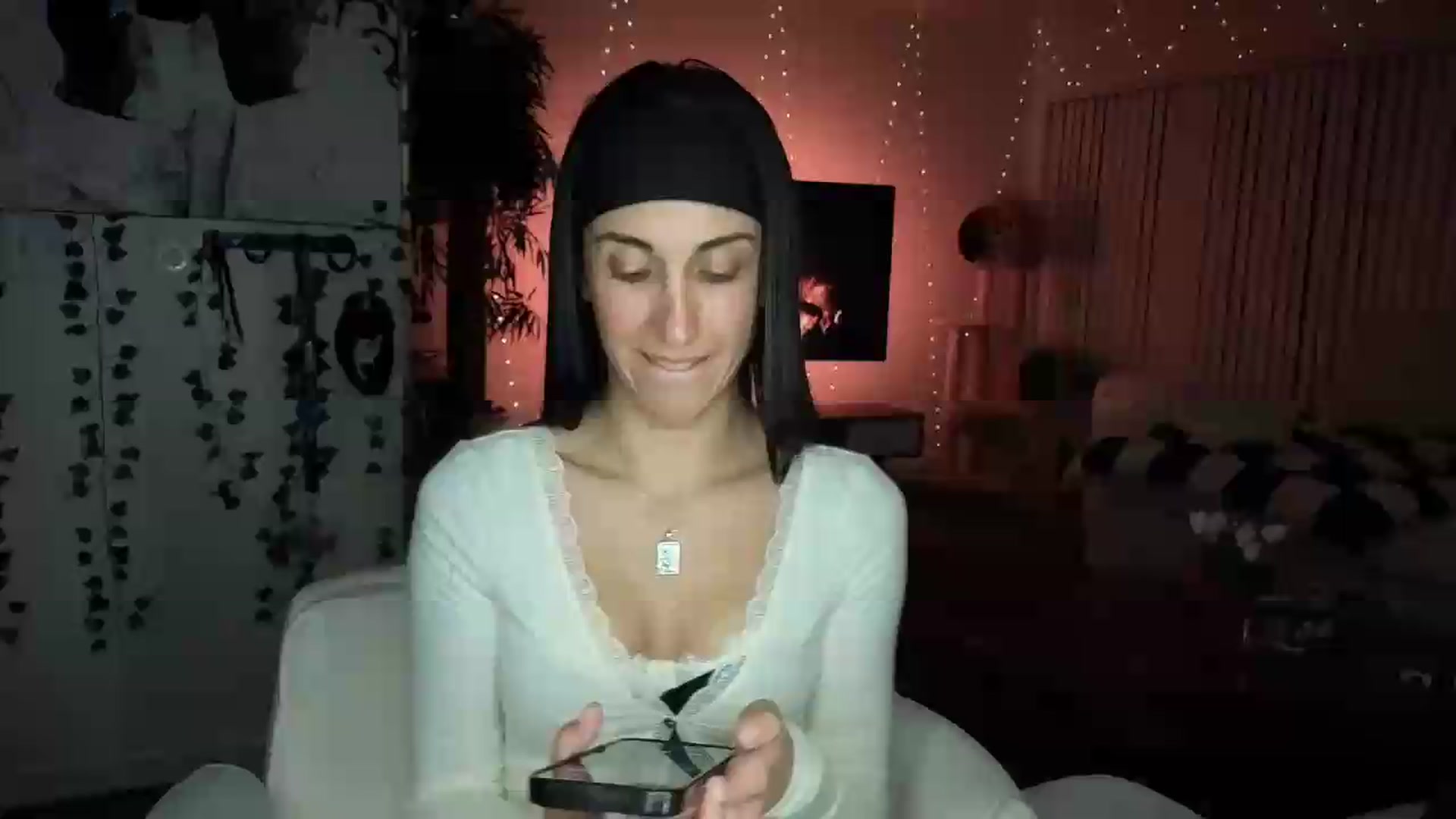 Gallery image thumbnail from LittlePersian's myfreecams stream on, 09/06/2026, 11:31 image 3 of 20