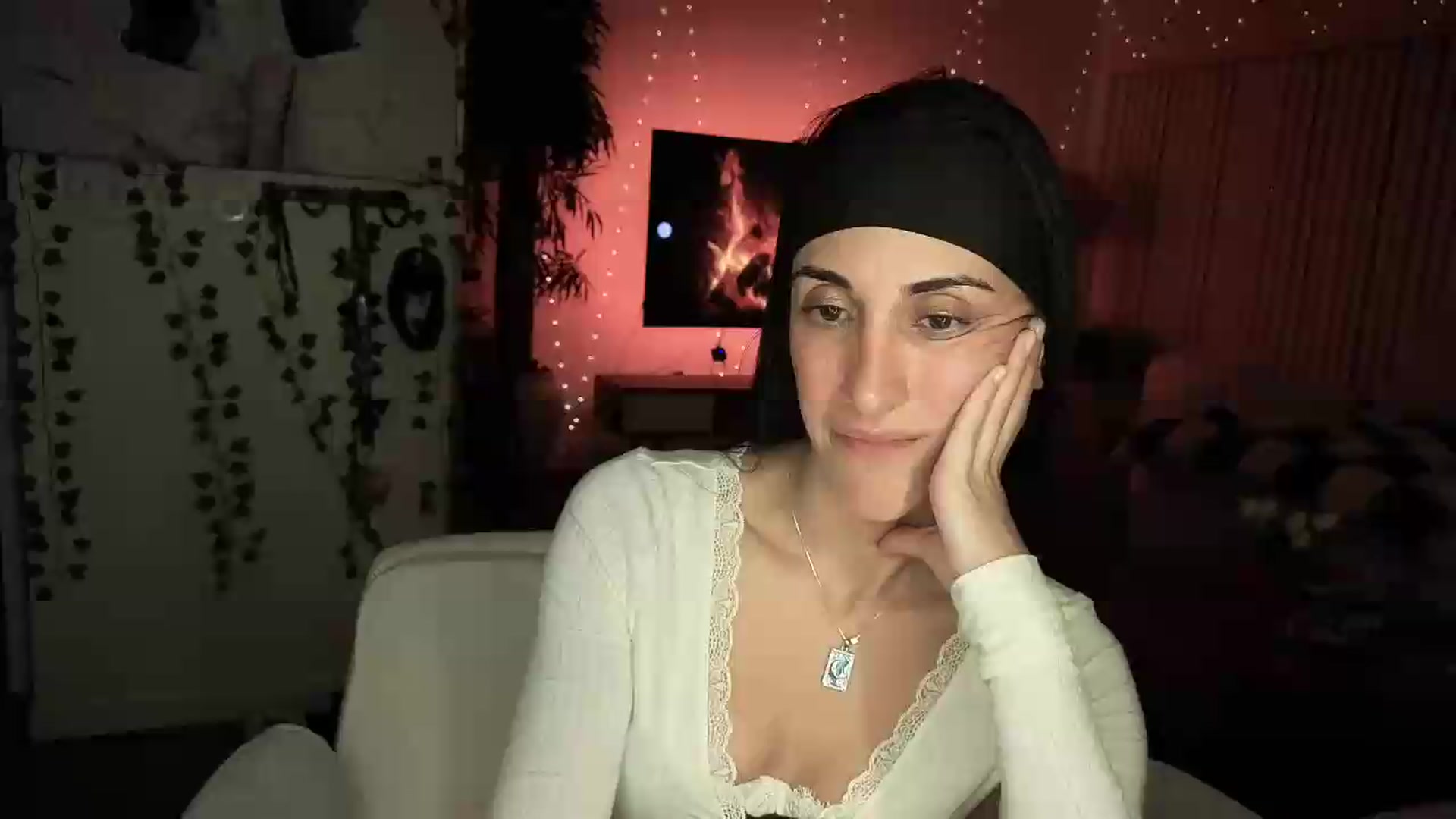 Gallery image thumbnail from LittlePersian's myfreecams stream on, 09/06/2026, 11:31 image 13 of 20