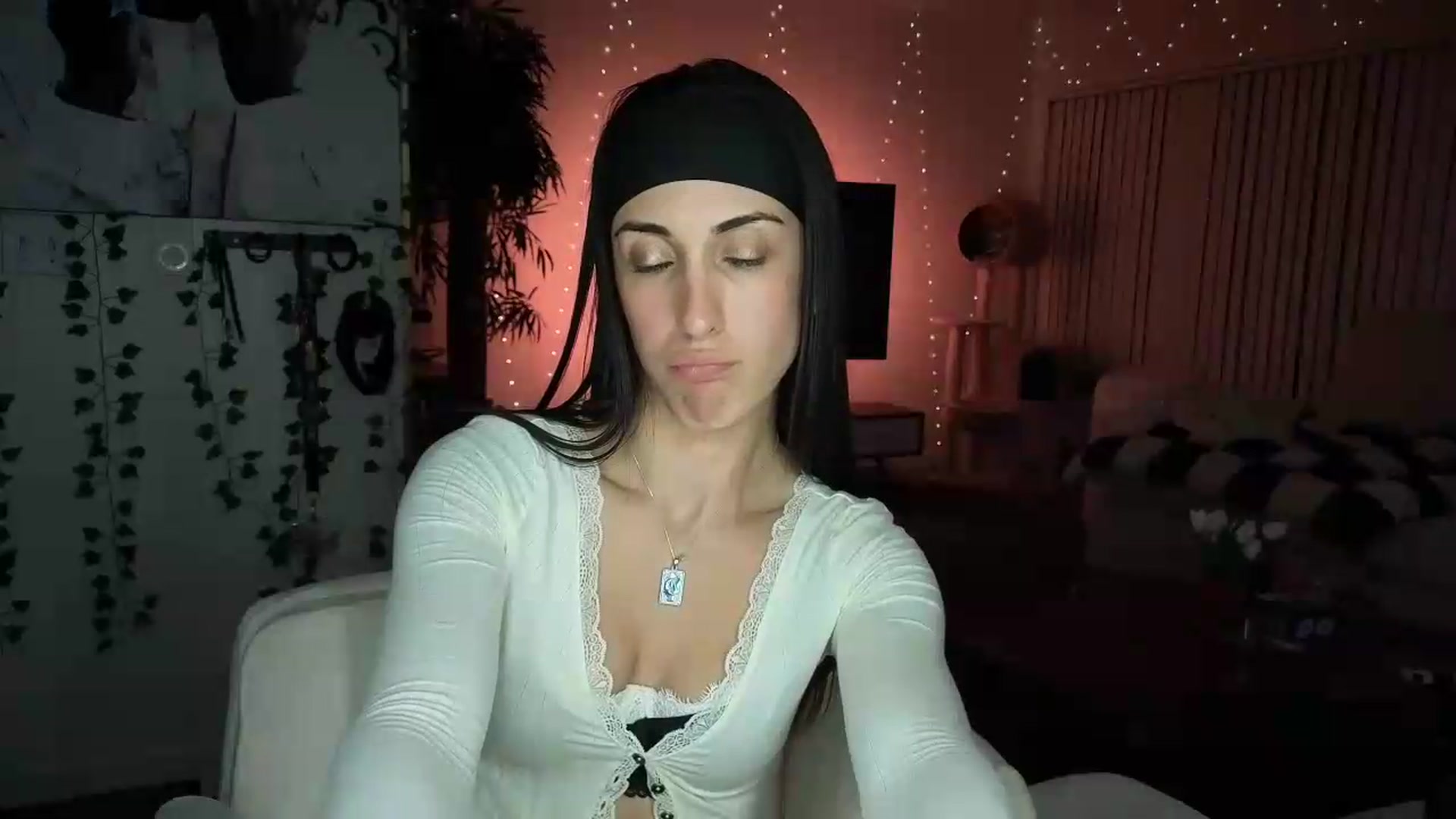 Gallery image thumbnail from LittlePersian's myfreecams stream on, 09/06/2026, 11:31 image 5 of 20