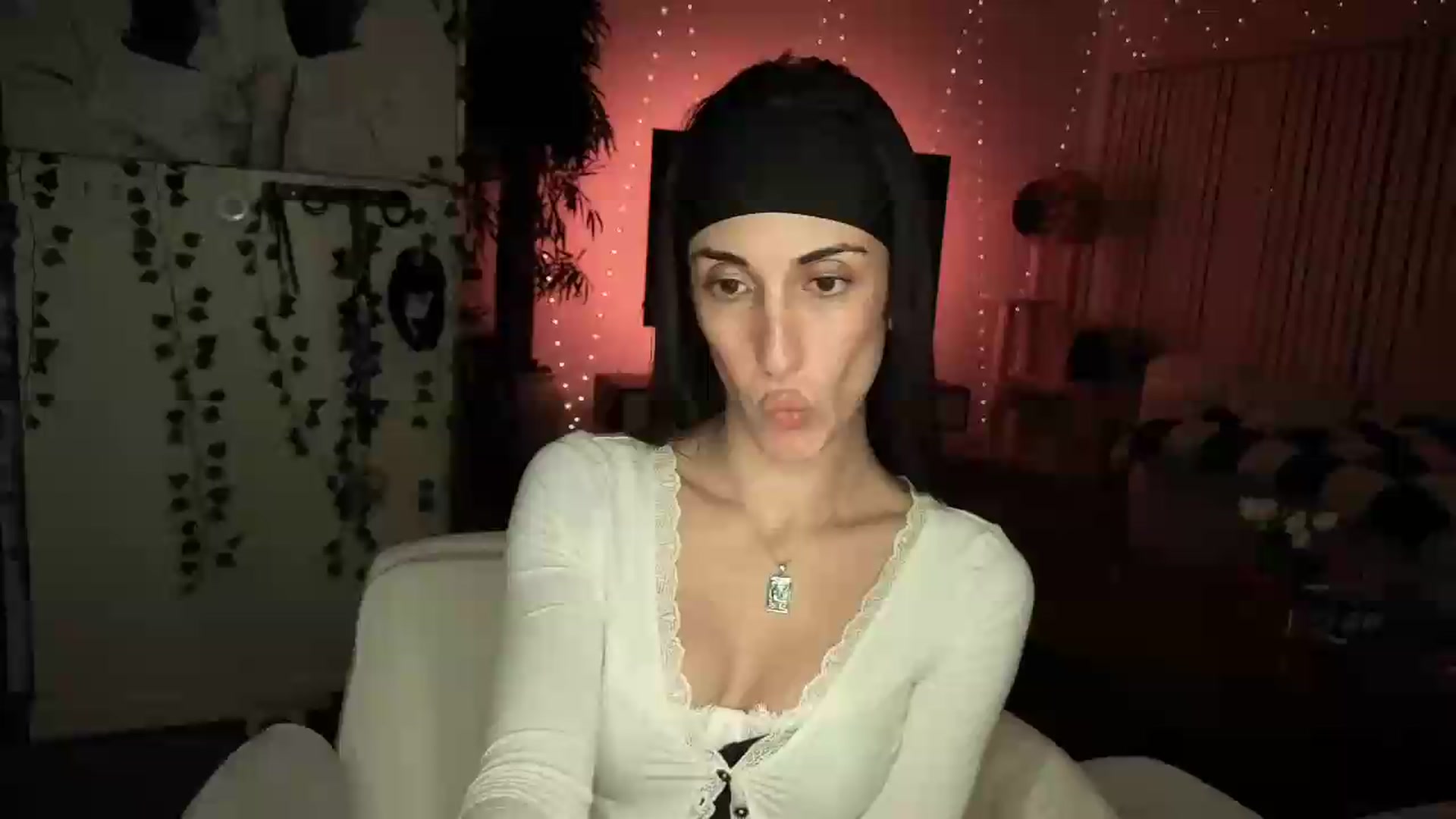 Gallery image thumbnail from LittlePersian's myfreecams stream on, 09/06/2026, 11:31 image 14 of 20