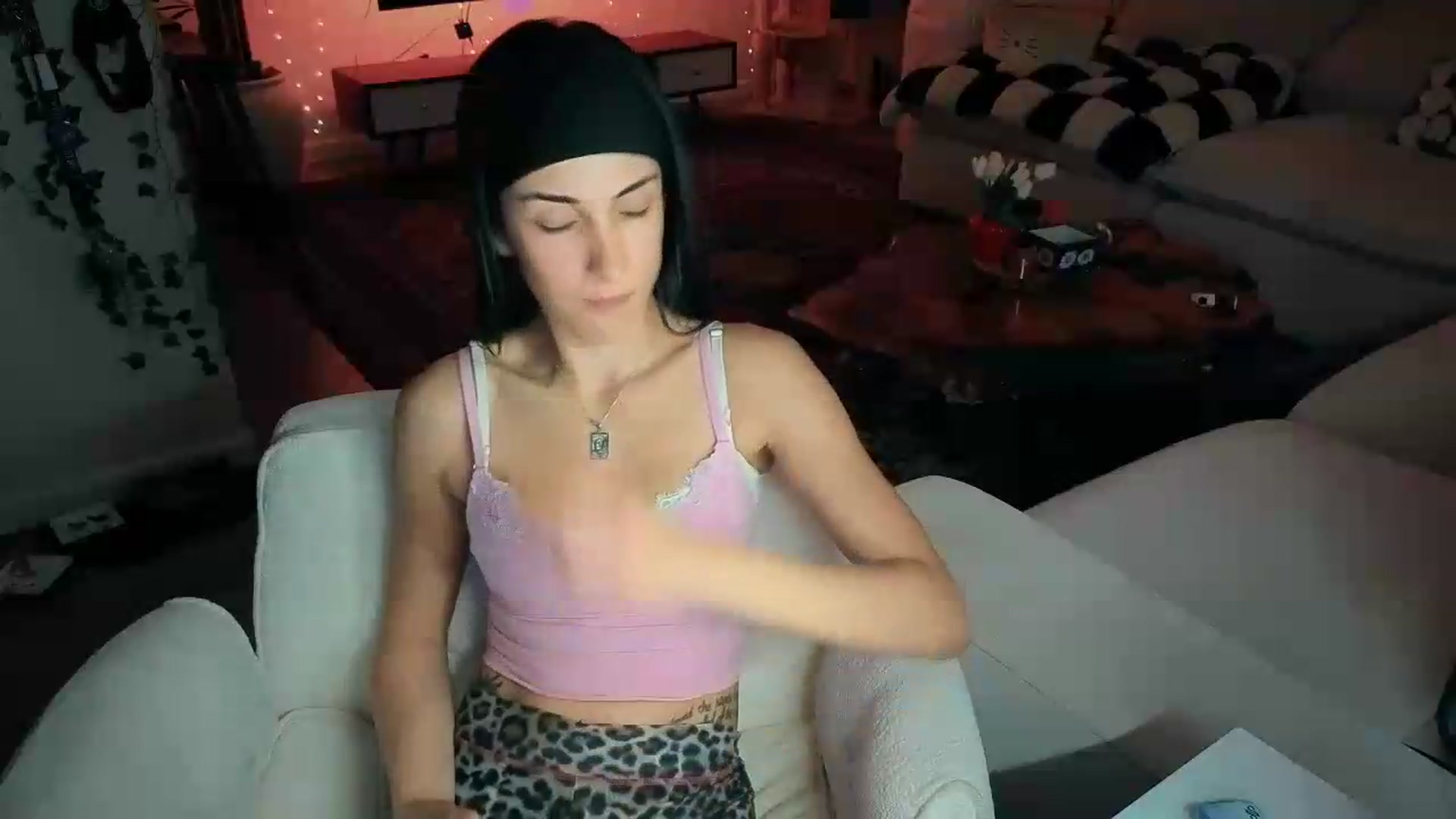Gallery image thumbnail from LittlePersian's myfreecams stream on, 09/07/2026, 09:17 image 17 of 20