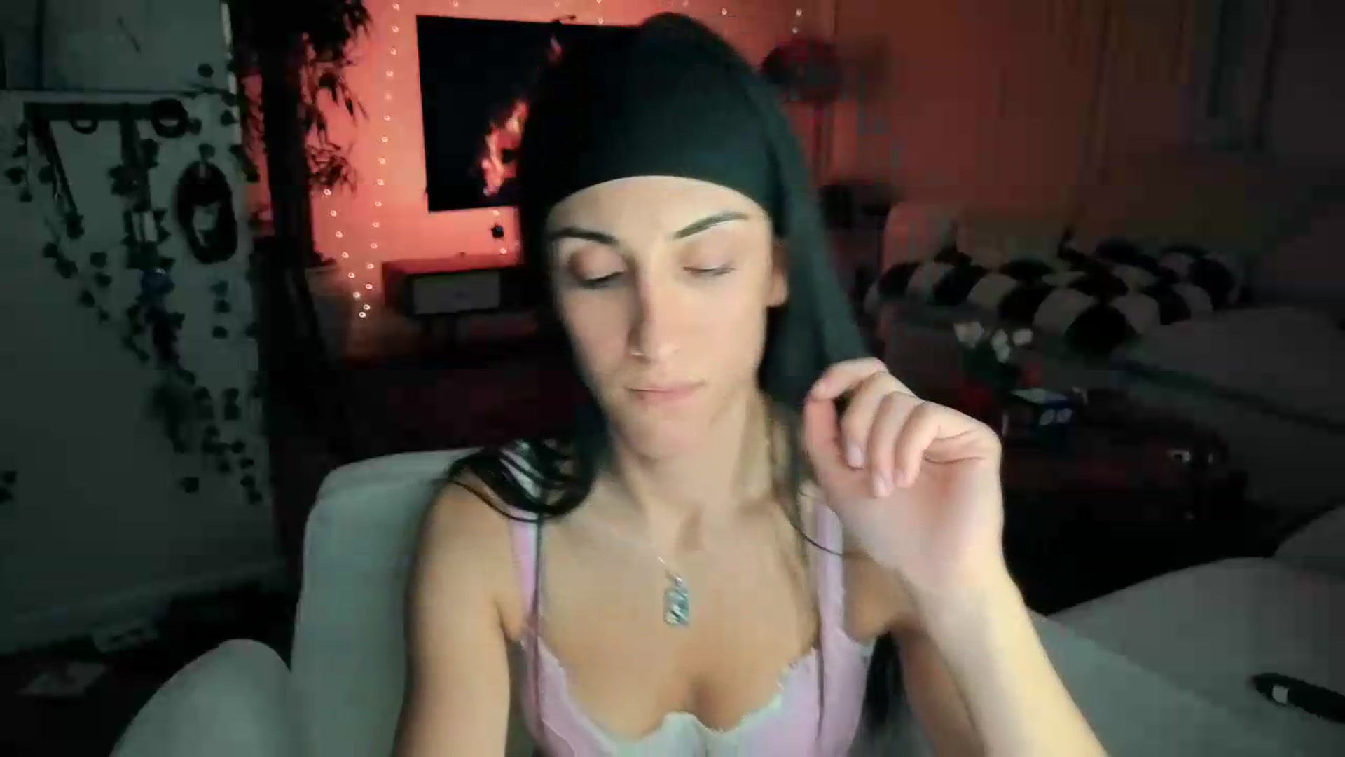 Gallery image thumbnail from LittlePersian's myfreecams stream on, 09/07/2026, 09:17 image 7 of 20