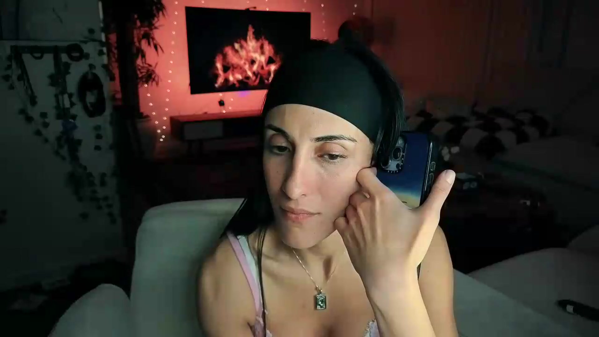 Gallery image thumbnail from LittlePersian's myfreecams stream on, 09/07/2026, 09:17 image 3 of 20