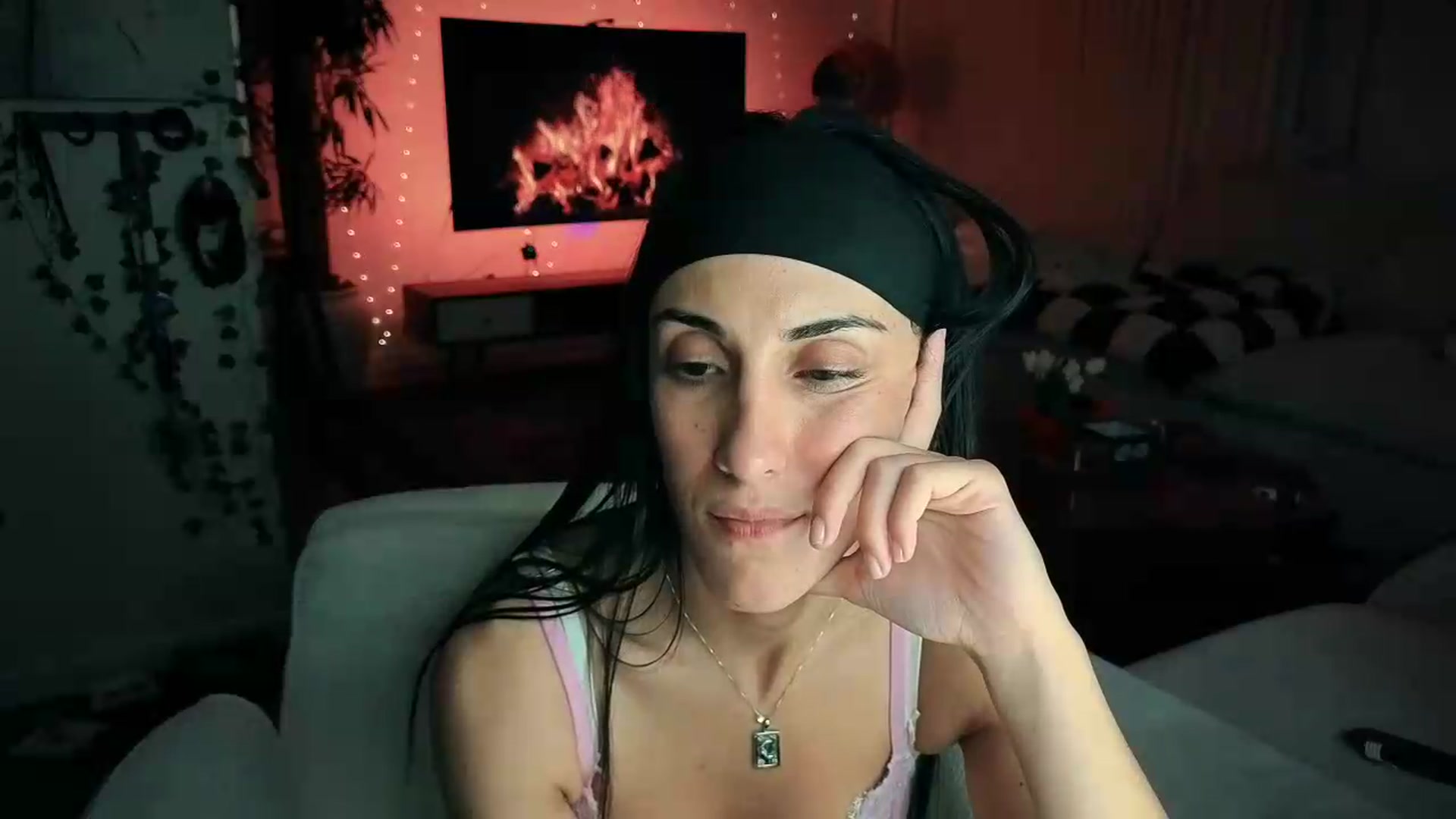 Gallery image thumbnail from LittlePersian's myfreecams stream on, 09/07/2026, 09:17 image 2 of 20