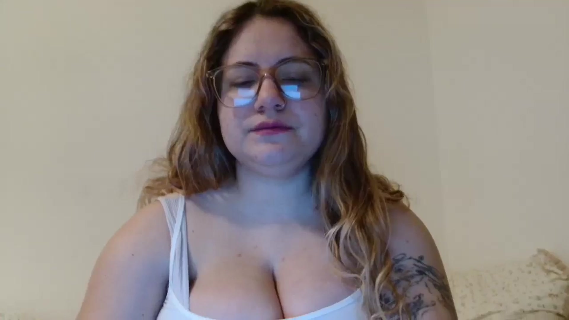 Gallery image thumbnail from LittlePoli's myfreecams stream on, 03/08/2026, 18:15 image 19 of 20