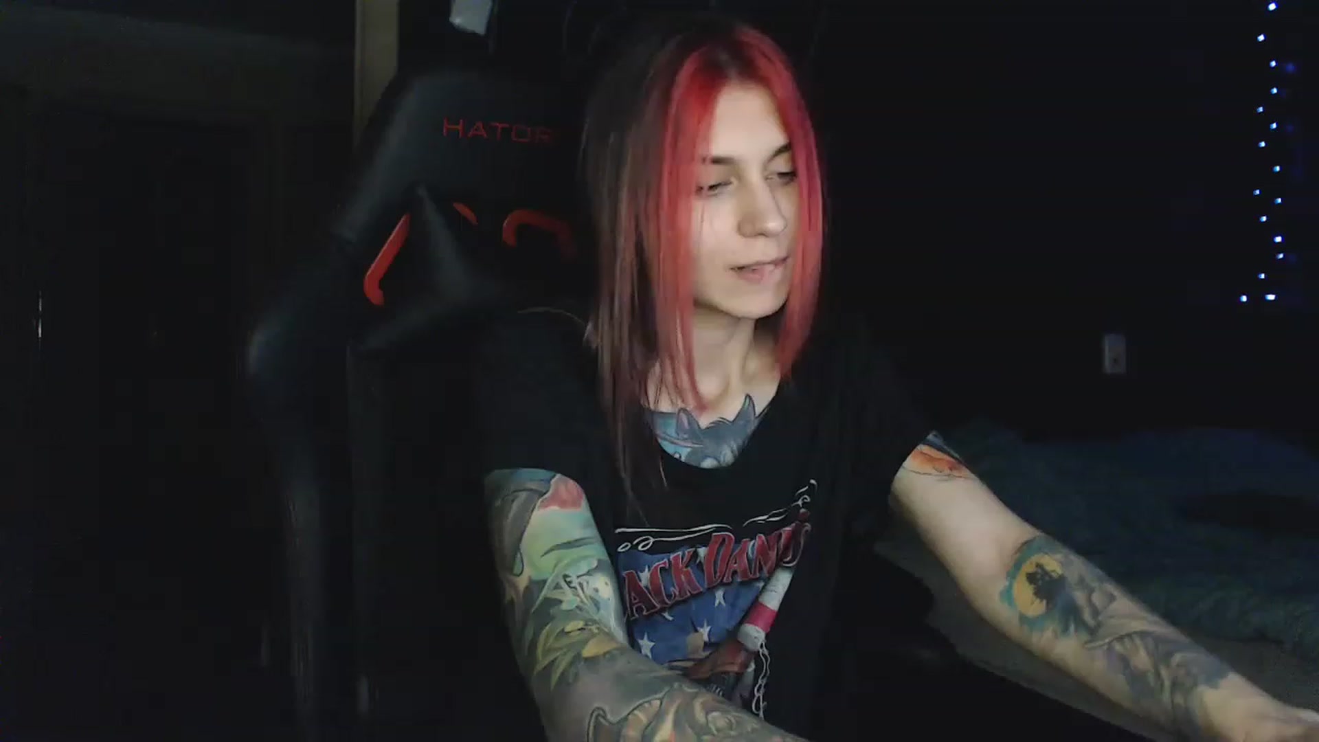 Gallery image thumbnail from LittleSadness's myfreecams stream on, 11/20/2022, 04:01 image 1 of 20