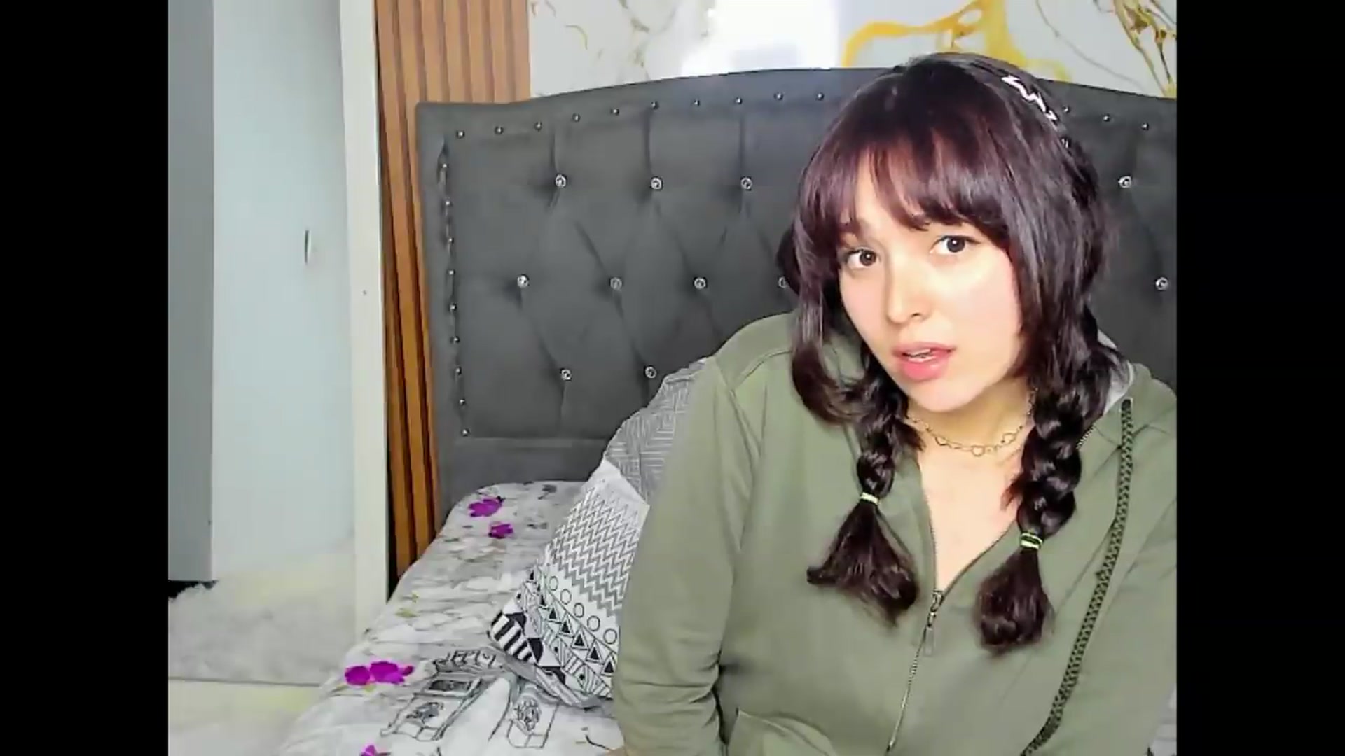 Gallery image thumbnail from LittleSofiG's myfreecams stream on, 08/20/2026, 06:12 image 6 of 20
