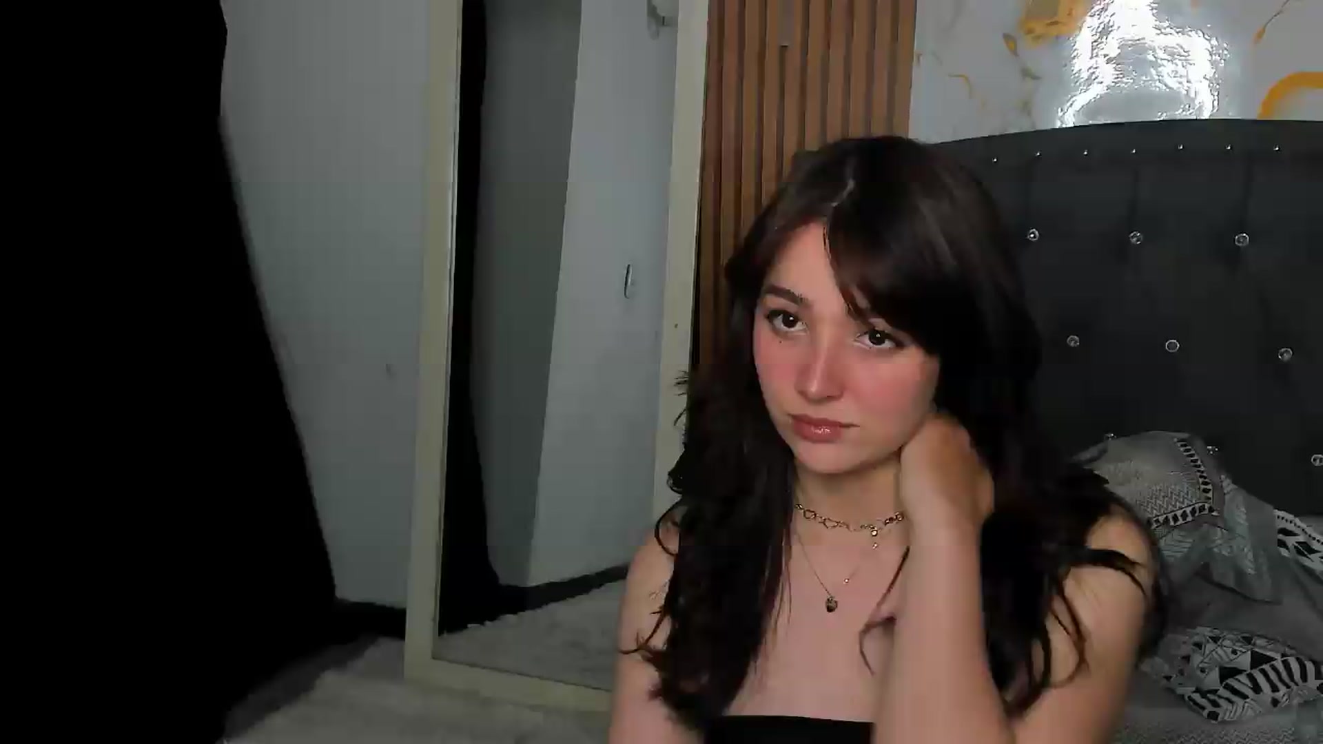 Gallery image thumbnail from LittleSofiG's myfreecams stream on, 09/08/2026, 04:52 image 18 of 20
