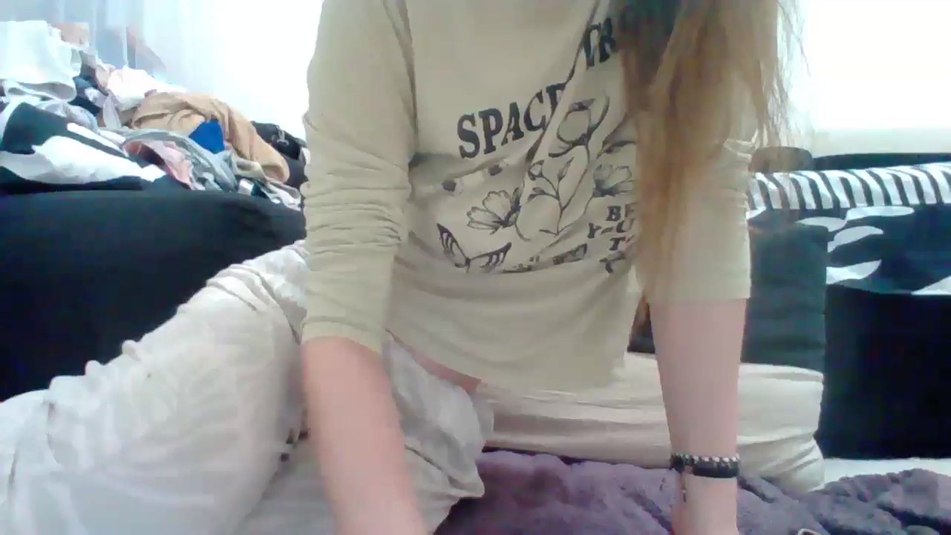 Gallery image thumbnail from LittleVirginX's myfreecams stream on, 04/04/2026, 20:13 image 16 of 20