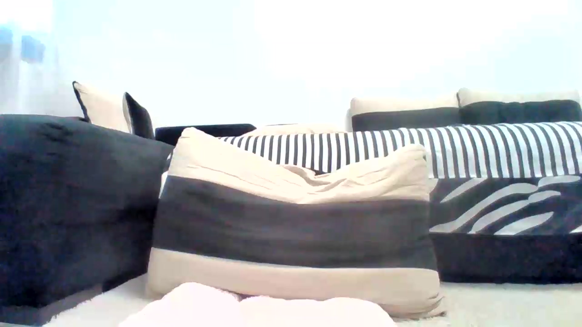 Gallery image thumbnail from LittleVirginX's myfreecams stream on, 06/10/2026, 12:30 image 11 of 20