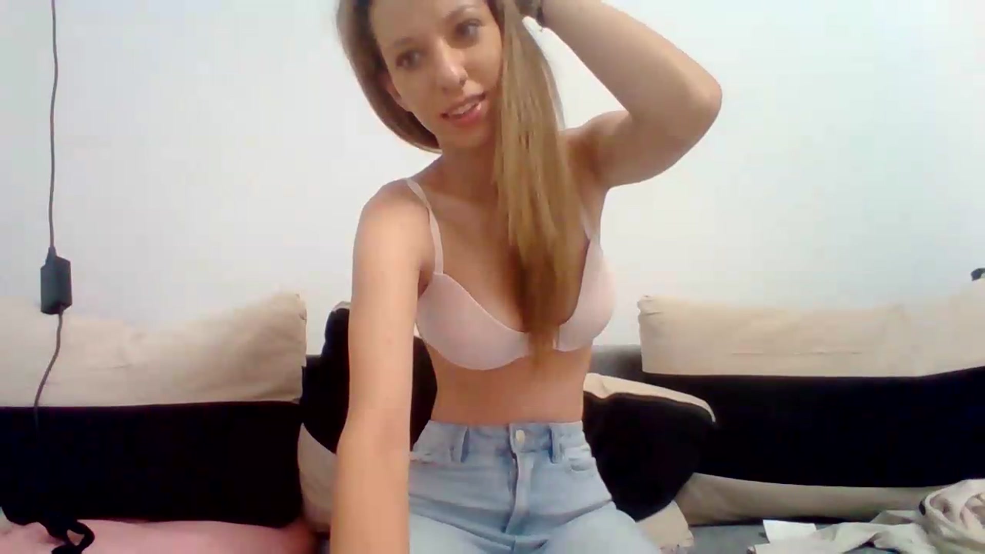 Gallery image thumbnail from LittleVirginX's myfreecams stream on, 09/07/2026, 07:52 image 15 of 20