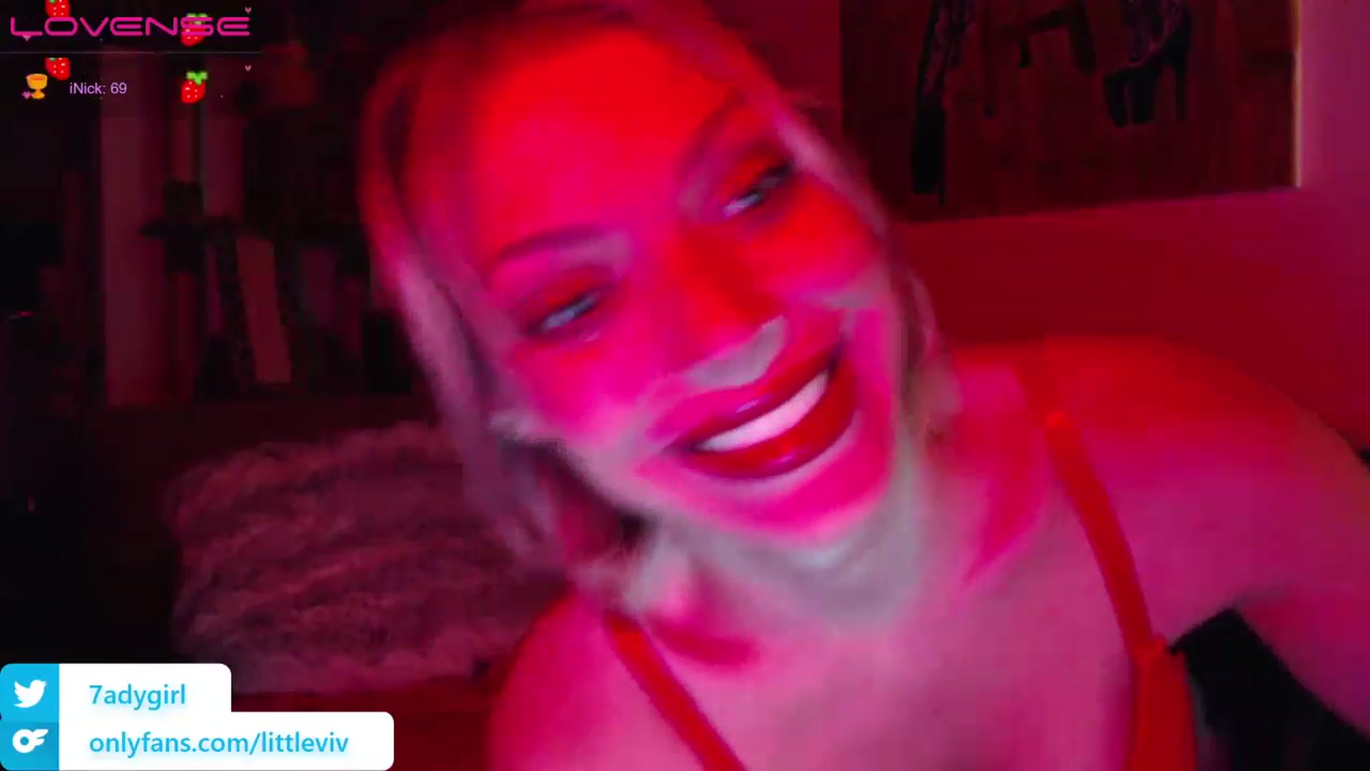 Gallery image thumbnail from LittleViv's myfreecams stream on, 12/09/2022, 04:03 image 7 of 20