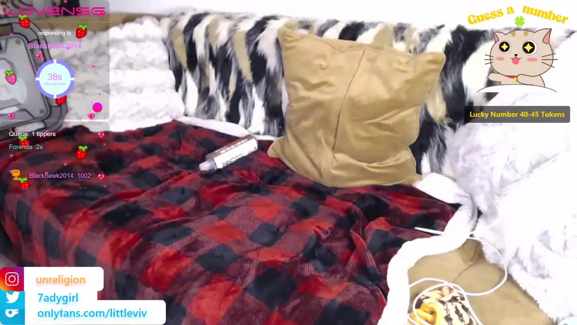 Gallery image thumbnail from LittleViv's myfreecams stream on, 12/17/2022, 12:11 image 11 of 20