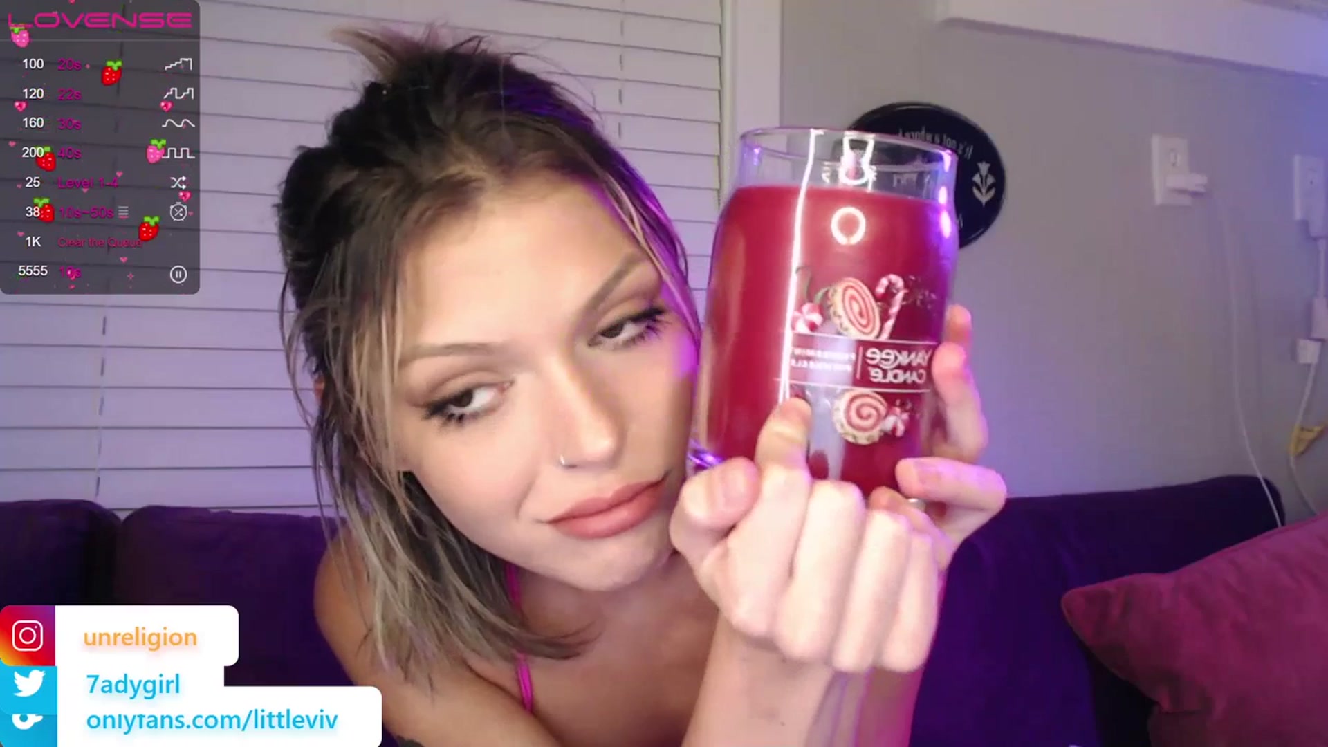 Gallery image thumbnail from LittleViv's myfreecams stream on, 07/08/2023, 03:38 image 16 of 20