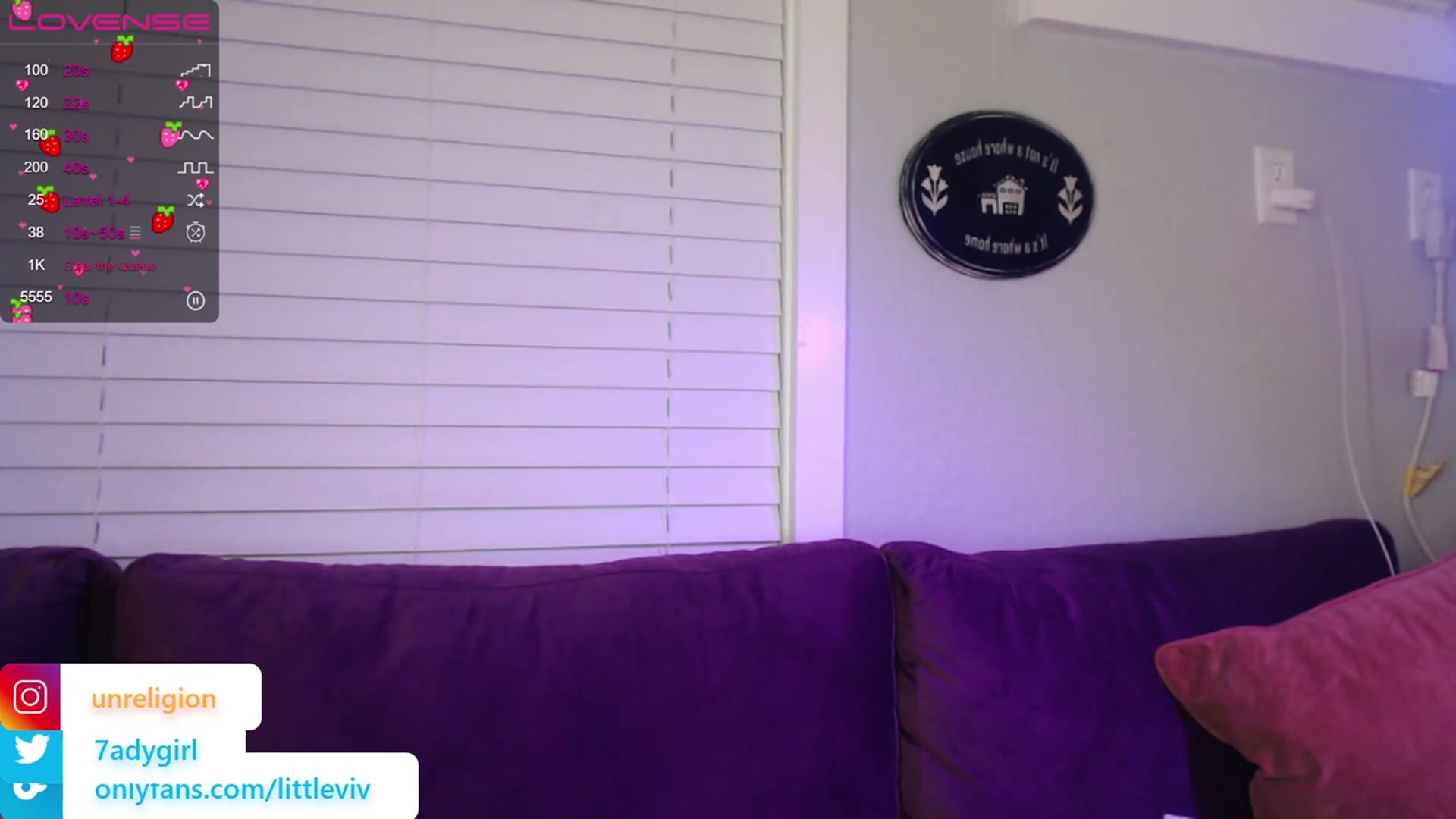 Gallery image thumbnail from LittleViv's myfreecams stream on, 07/08/2023, 03:38 image 12 of 20