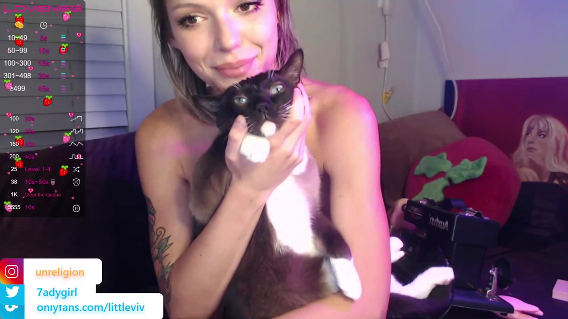 Gallery image thumbnail from LittleViv's myfreecams stream on, 07/08/2023, 07:18 image 20 of 20