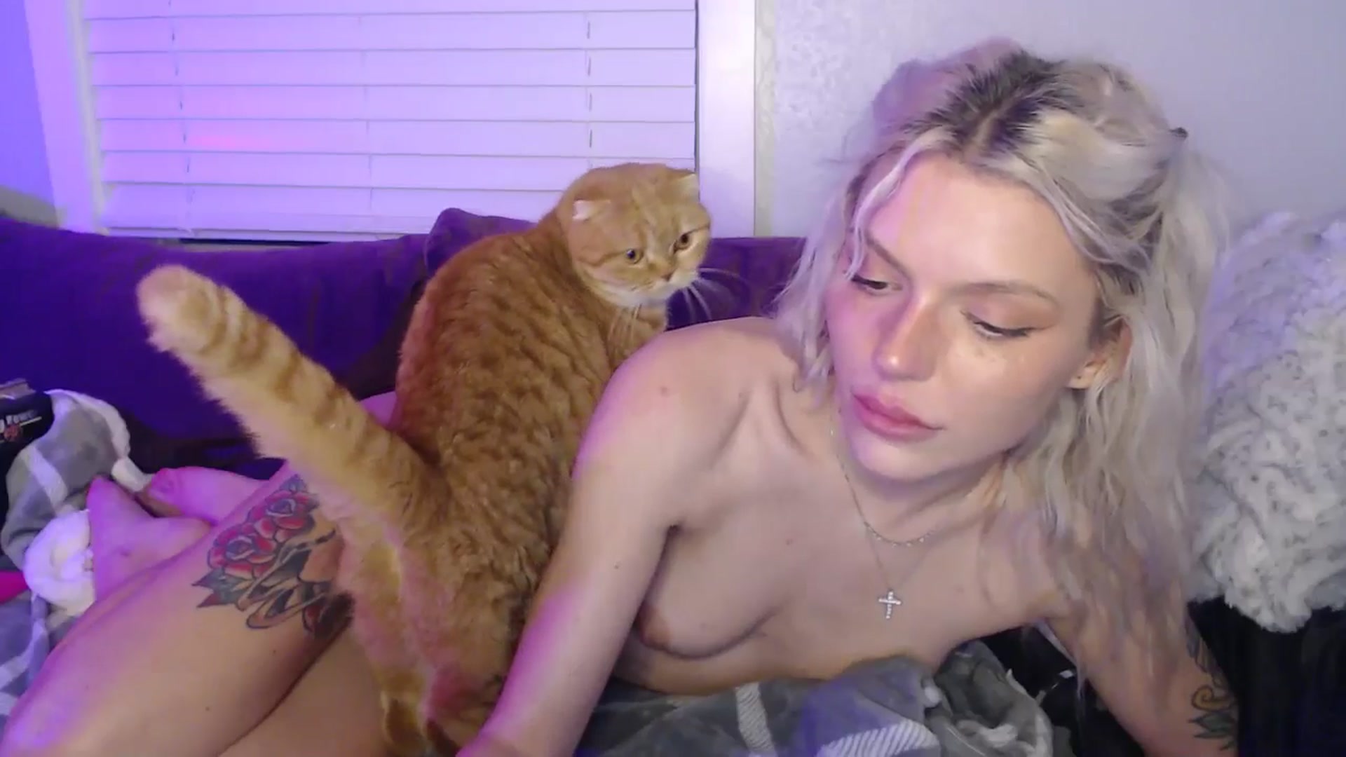 Gallery image thumbnail from LittleViv's myfreecams stream on, 01/12/2025, 07:32 image 19 of 20