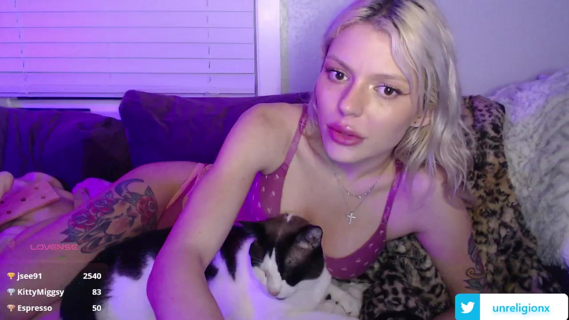 Gallery image thumbnail from LittleViv's myfreecams stream on, 01/14/2025, 10:45 image 9 of 20