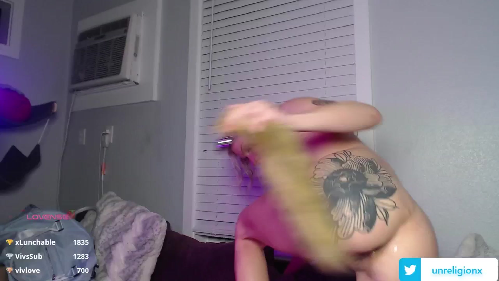 Gallery image thumbnail from LittleViv's myfreecams stream on, 01/18/2025, 09:14 image 3 of 20