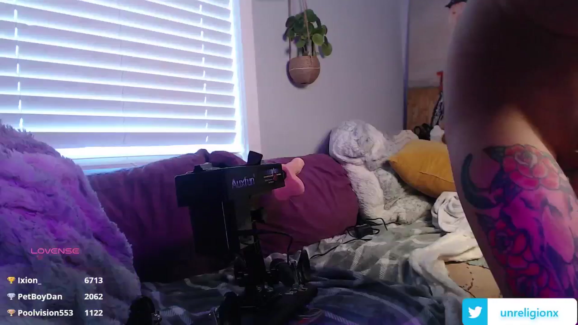 Gallery image thumbnail from LittleViv's myfreecams stream on, 01/31/2025, 18:57 image 4 of 20