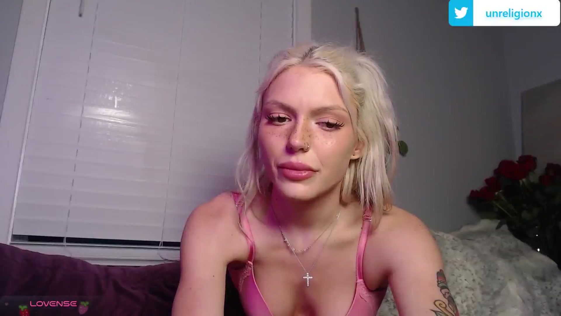 Gallery image thumbnail from LittleViv's myfreecams stream on, 02/02/2025, 23:34 image 19 of 20