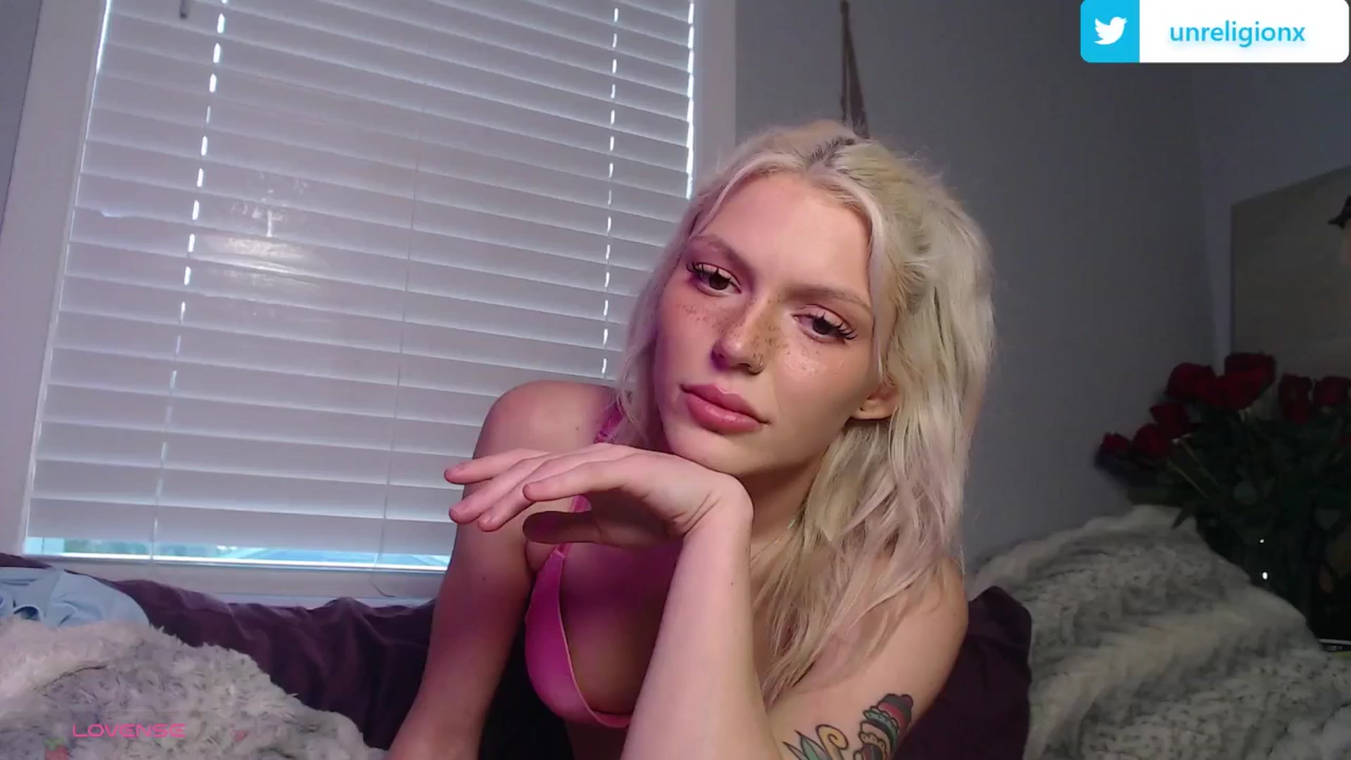 Gallery image thumbnail from LittleViv's myfreecams stream on, 02/02/2025, 23:34 image 5 of 20