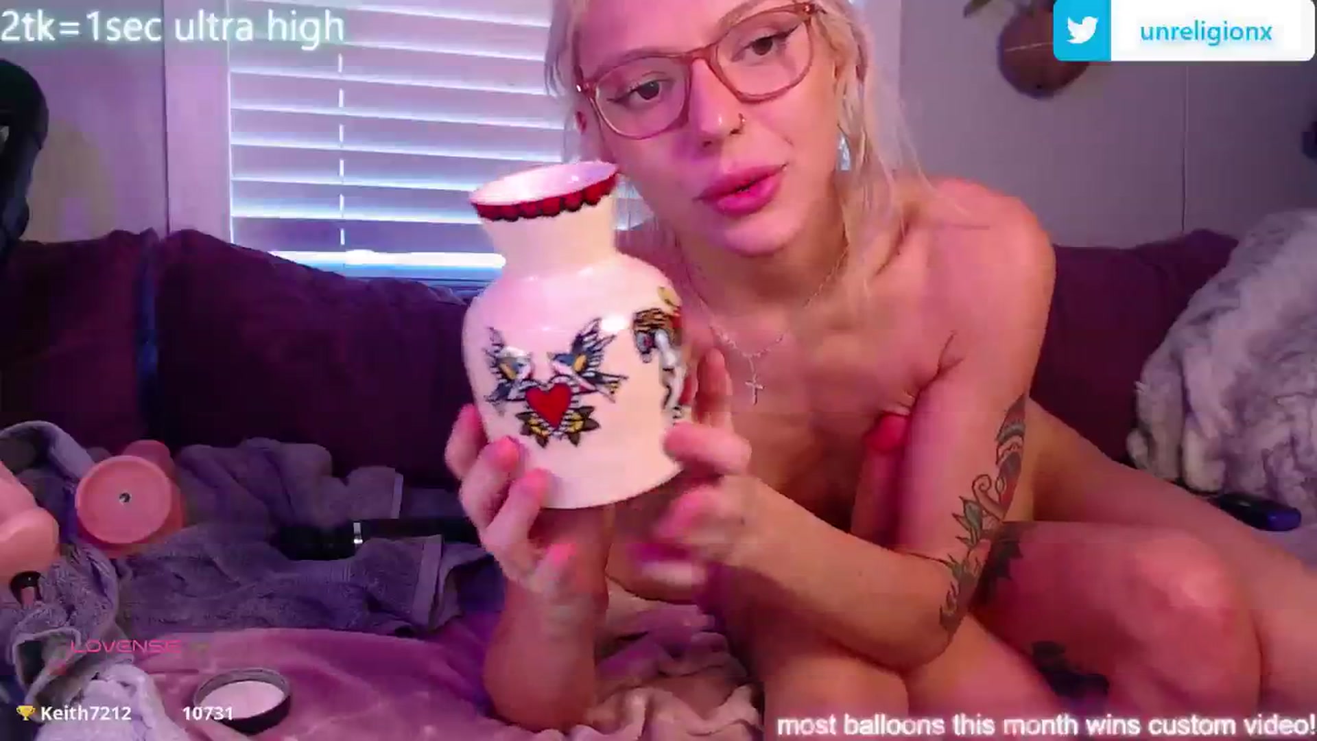 Gallery image thumbnail from LittleViv's myfreecams stream on, 02/07/2025, 18:41 image 12 of 20