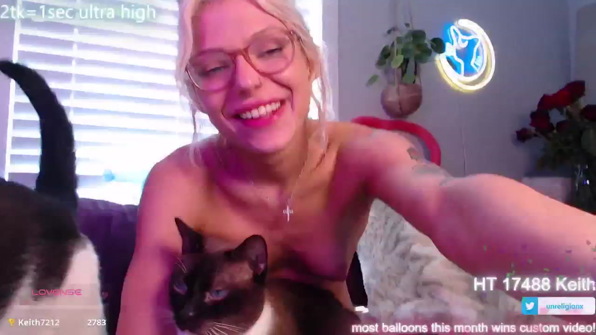 Gallery image thumbnail from LittleViv's myfreecams stream on, 02/07/2025, 20:46 image 19 of 20