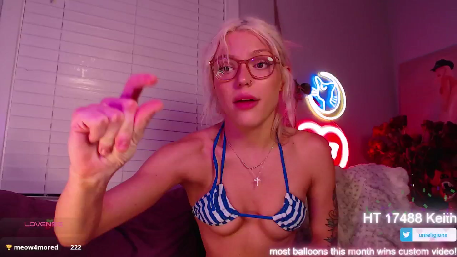 Gallery image thumbnail from LittleViv's myfreecams stream on, 02/08/2025, 07:03 image 3 of 20