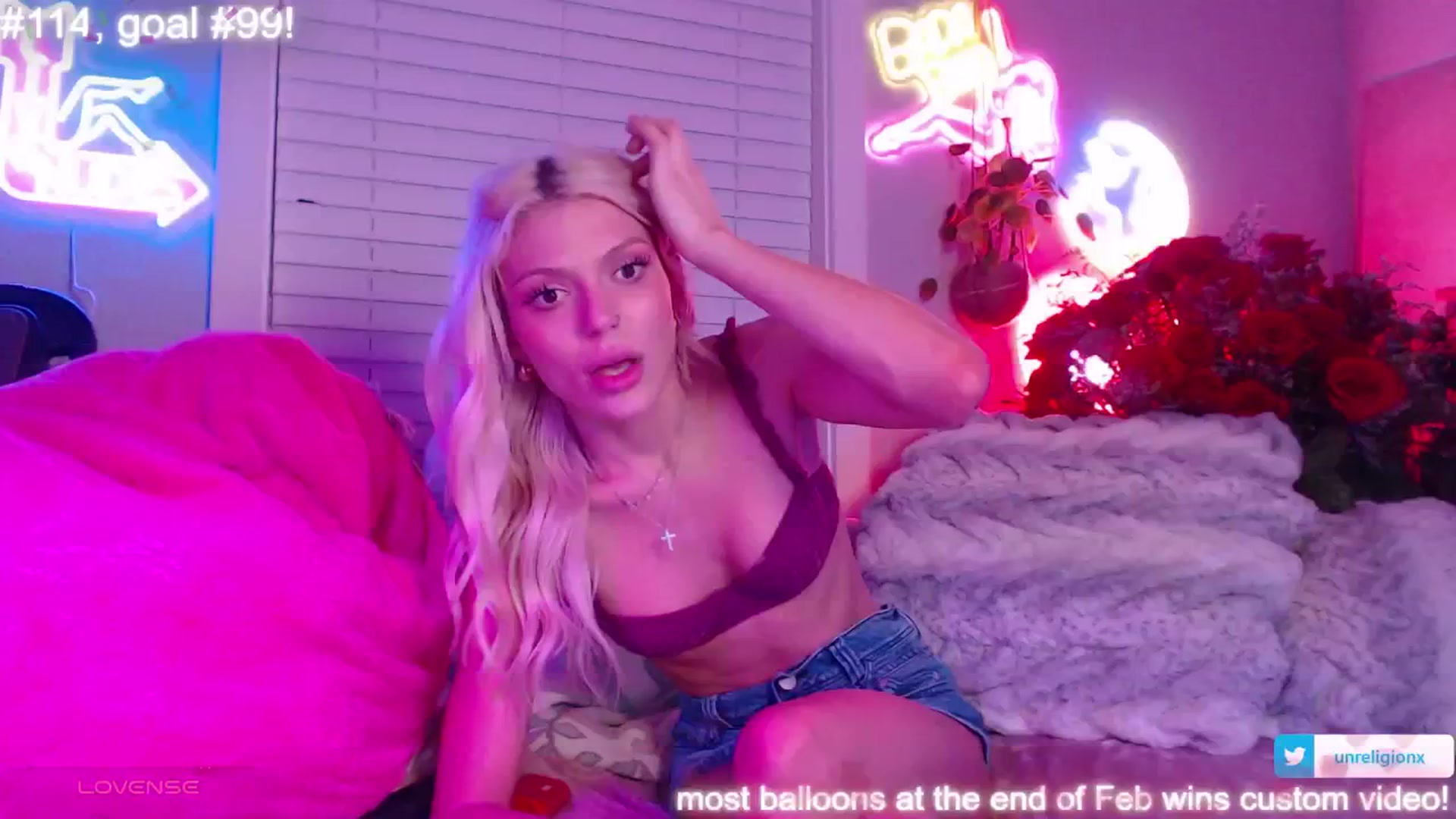 Gallery image thumbnail from LittleViv's myfreecams stream on, 02/17/2025, 02:37 image 1 of 20