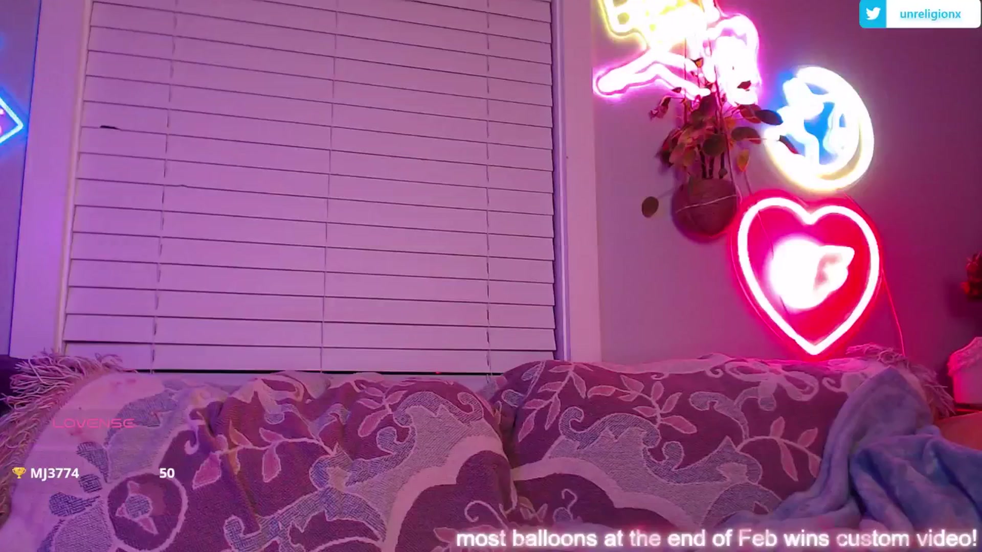 Gallery image thumbnail from LittleViv's myfreecams stream on, 02/23/2025, 07:56 image 15 of 20