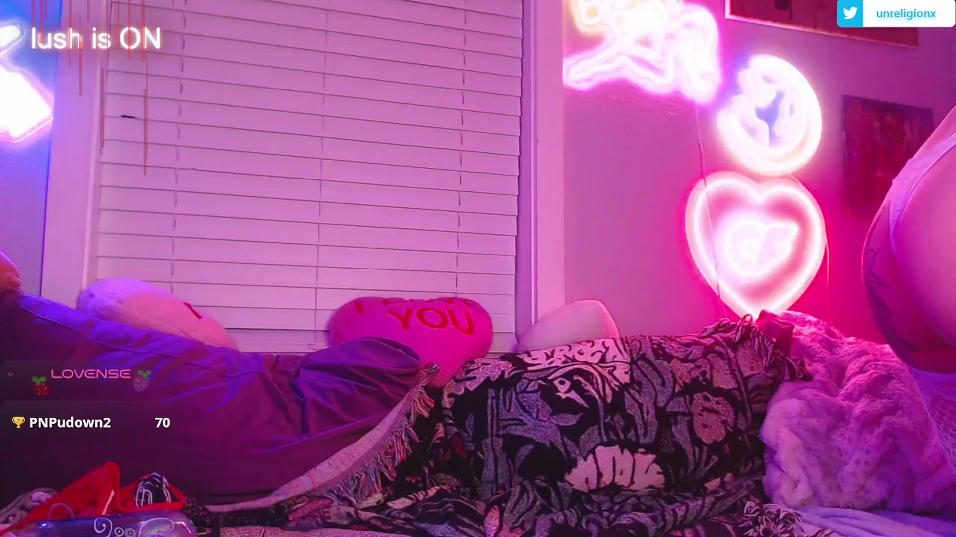 Gallery image thumbnail from LittleViv's myfreecams stream on, 03/18/2025, 07:47 image 15 of 20