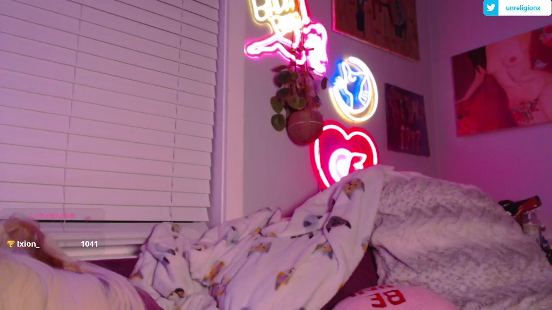 Gallery image thumbnail from LittleViv's myfreecams stream on, 04/03/2025, 08:51 image 10 of 20