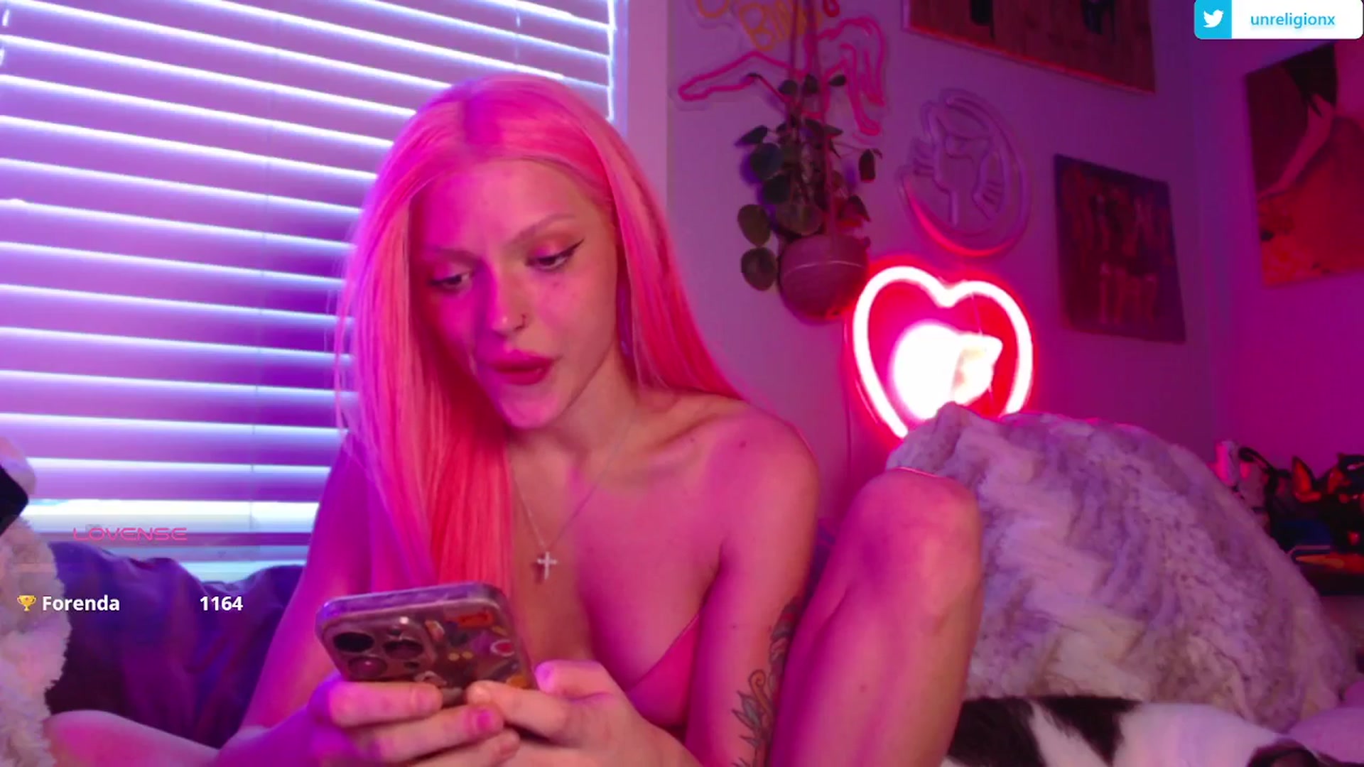 Gallery image thumbnail from LittleViv's myfreecams stream on, 04/05/2025, 12:38 image 19 of 20