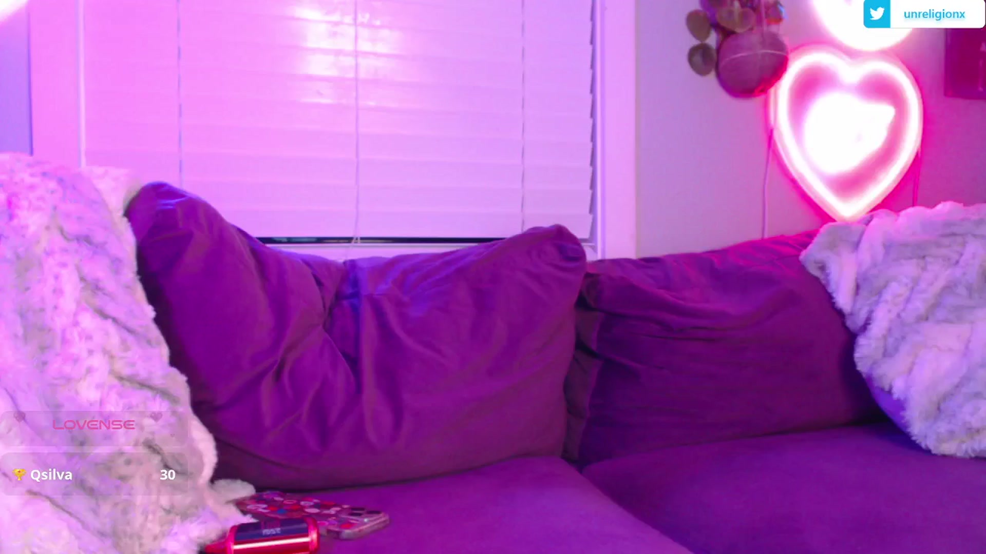 Gallery image thumbnail from LittleViv's myfreecams stream on, 04/08/2025, 06:48 image 6 of 20