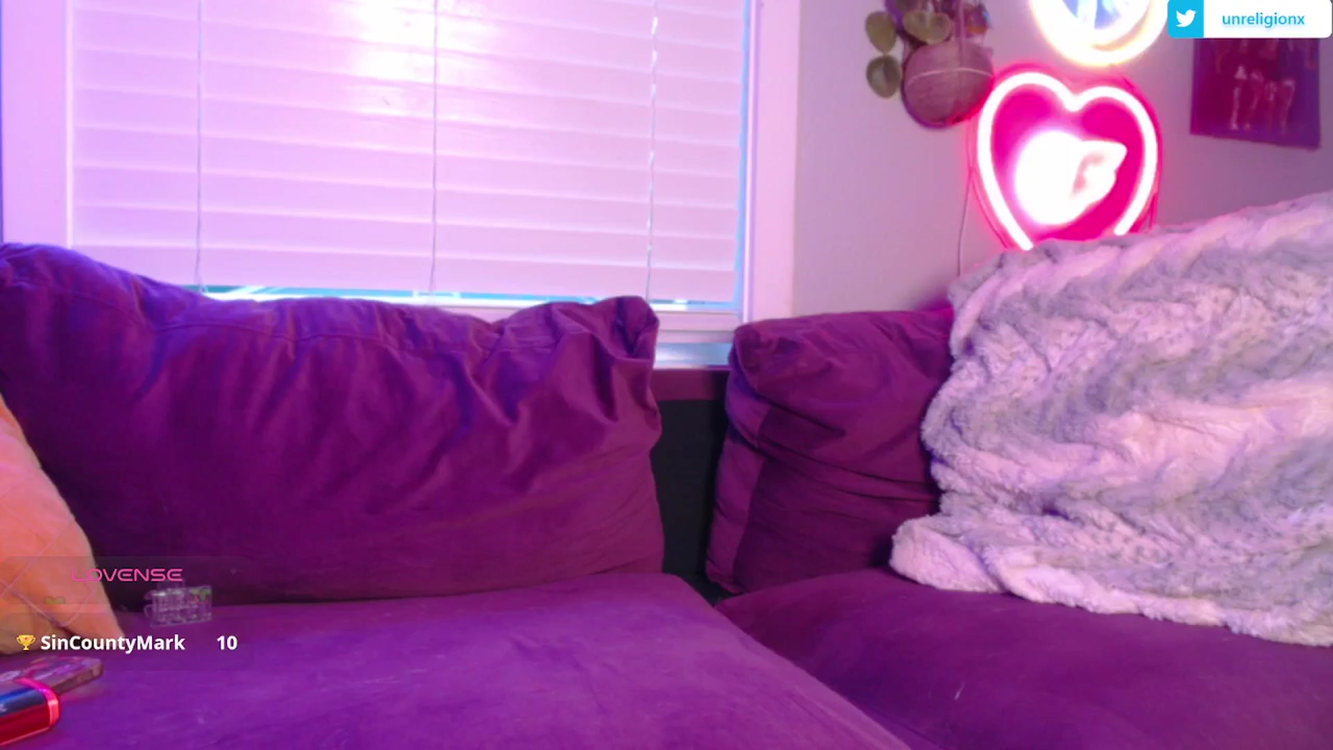 Gallery image thumbnail from LittleViv's myfreecams stream on, 04/09/2025, 11:43 image 17 of 20